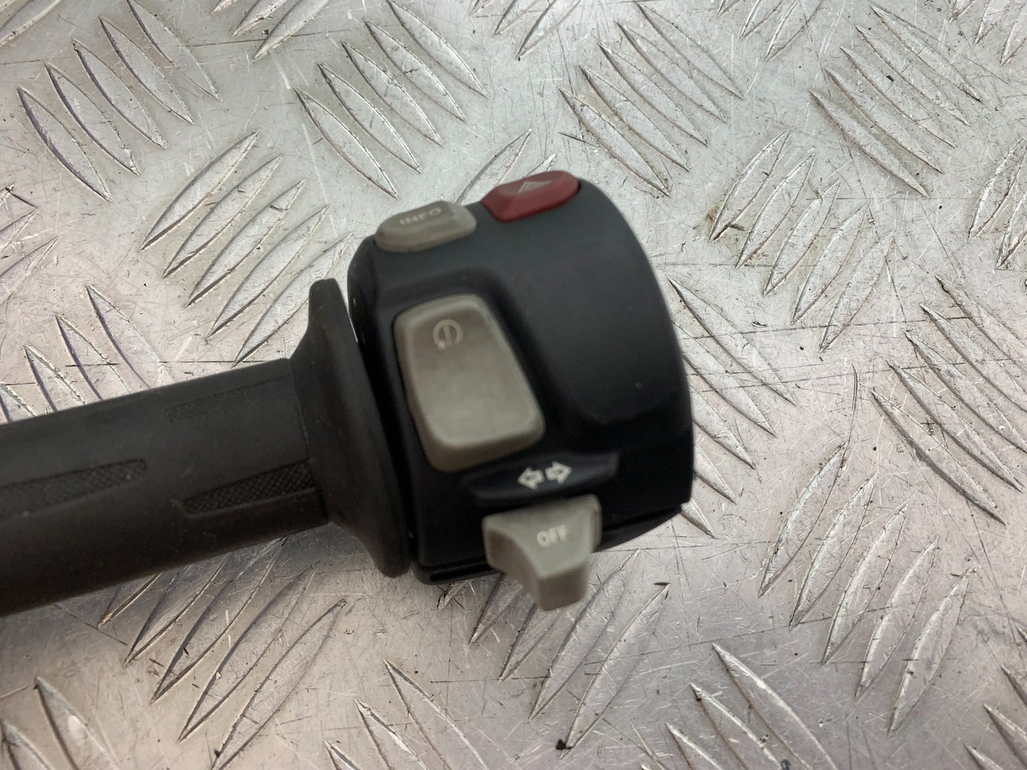 BMW F800 GT LEFT SWITCH GEAR   YEAR 2013-2017 (CMB1248)
