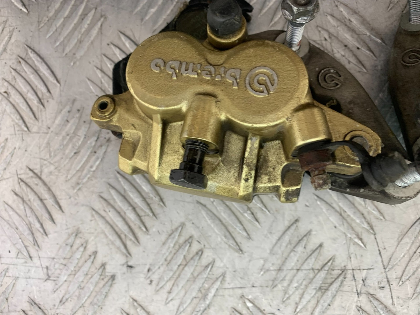 HONDA NT650 V DEAUVILLE FRONT BRAKE CALIPERS YEAR 1998-01(CMB1320)