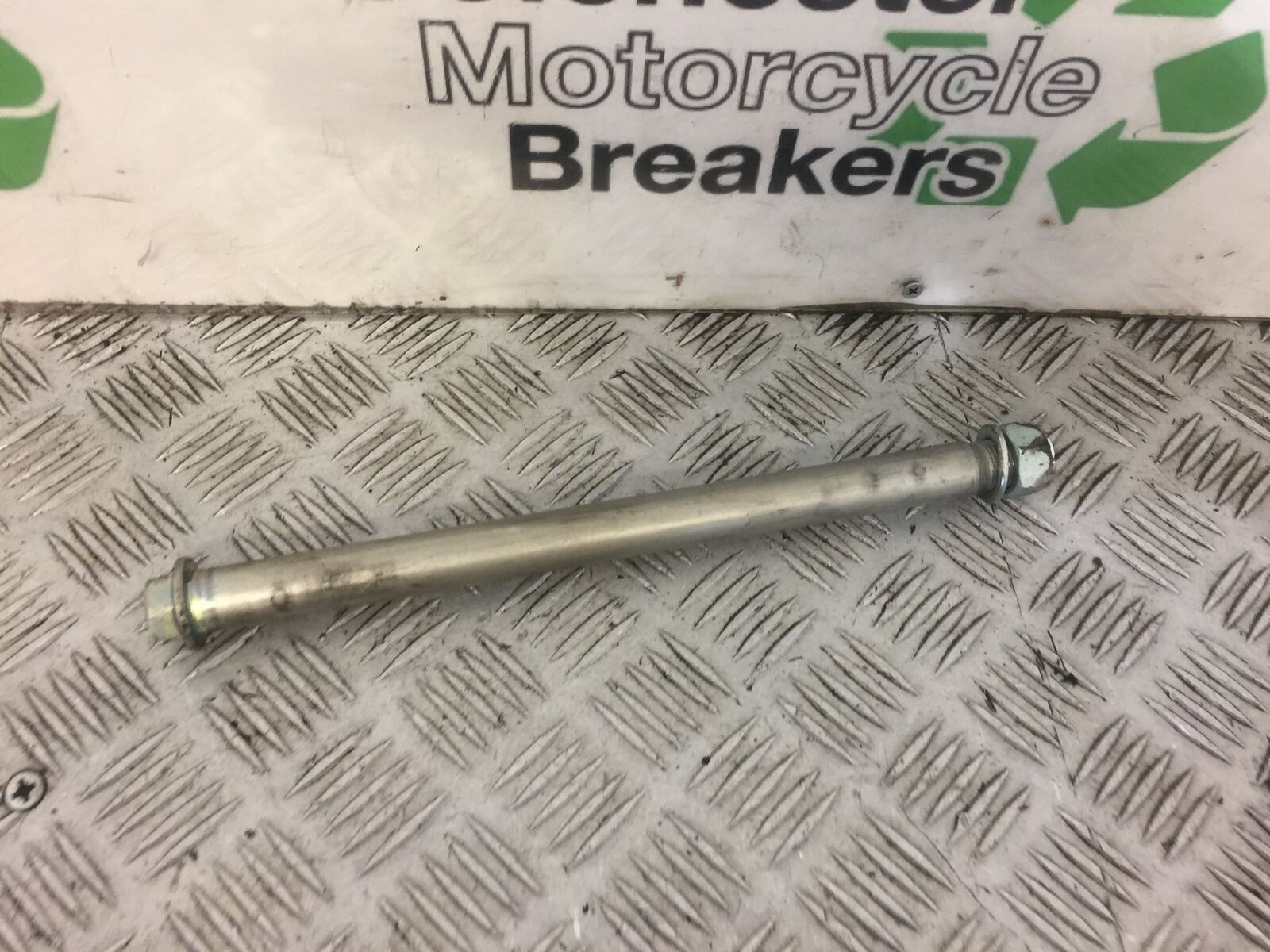 SUZUKI GSF1250 GSF 1250 K8 SWINGARM SPINDLE   YEAR 2009