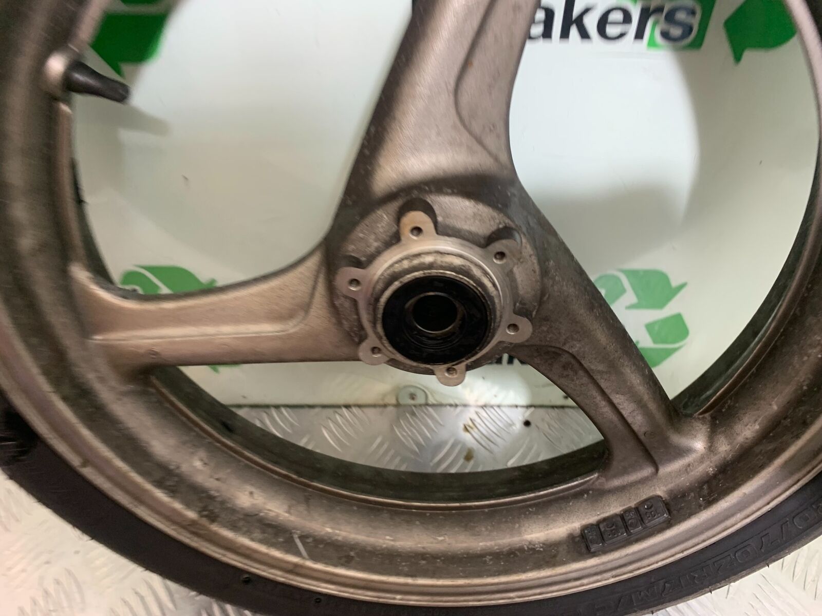 HONDA CBR1100 BLACKBIRD FRONT WHEEL  YEAR 1999-2005  (CMB1103)