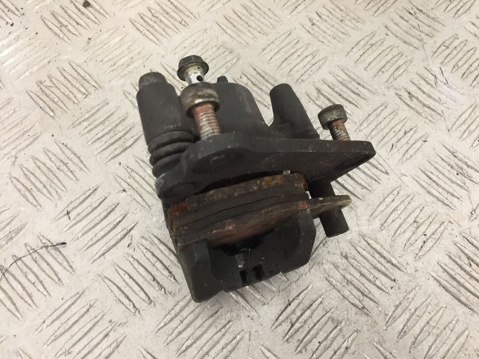KAWASAKI ZX9R ZX9B REAR BREAK CALIPER  YEAR 1994 (STOCK 860)