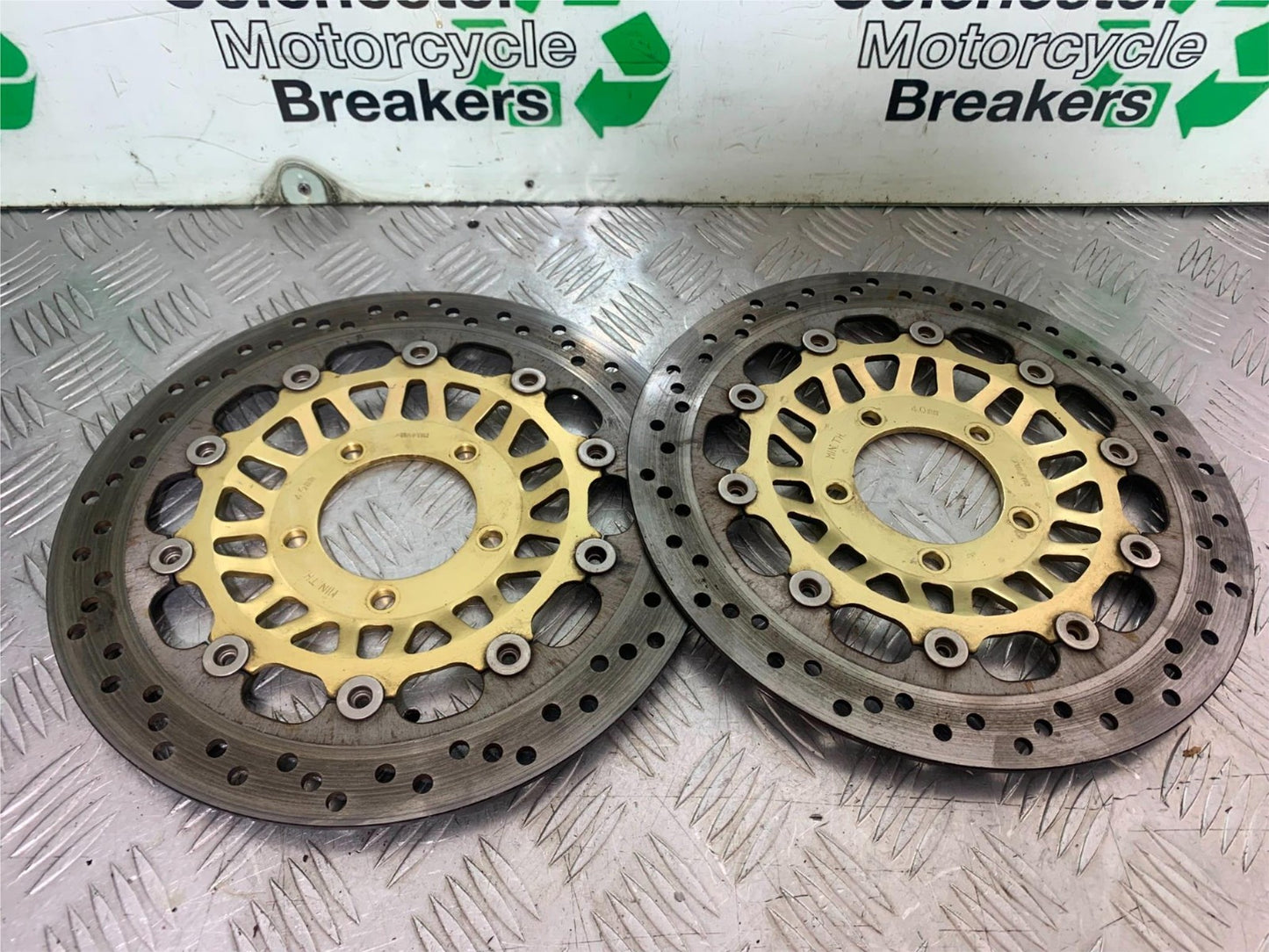 TRIUMPH 1050 SPRINT ST FRONT BRAKE DISCS  YEAR 2004-2007 (CMB1197)