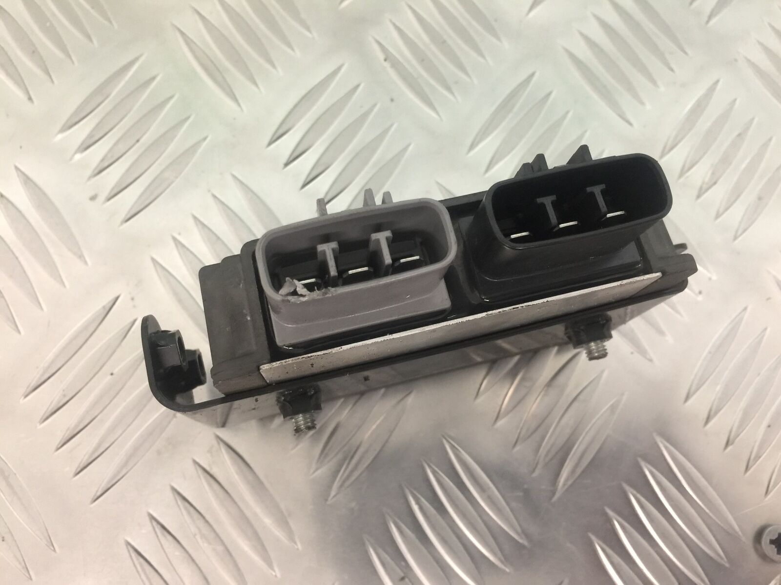 KAWASAKI VERSYS 1000 KLZ 1000 REGULATOR   YEAR  2015-2018 (STOCK 912)