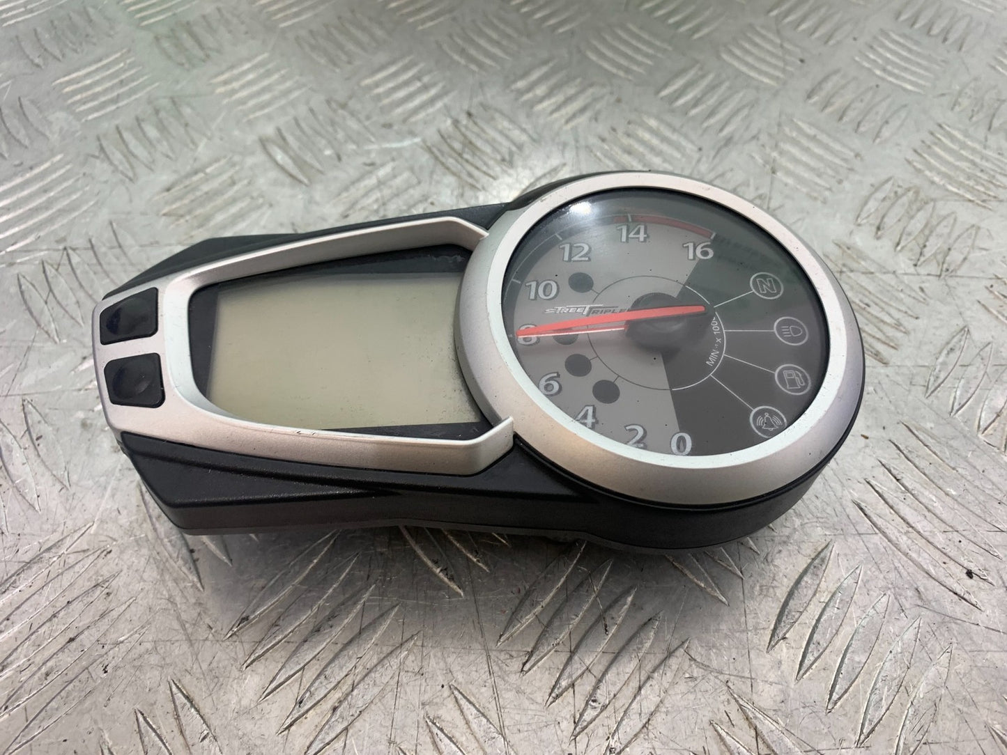 TRIUMPH 675 STREET TRIPLE R CLOCKS SPEEDO DASH YEAR 2013 - 2016 (CMB1221)