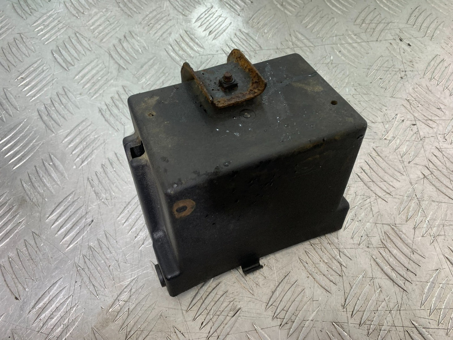 TRIUMPH TROPHY 900 BATTERY BOX  YEAR 1991-95 (CMB1251)