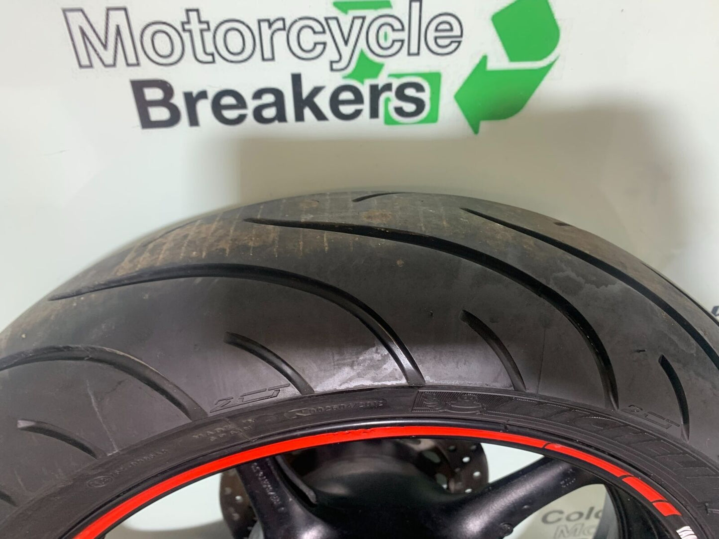 YAMAHA XJ6 XJ6-S REAR WHEEL (GOOD TYRE)   YEAR 2009-2015  (CMB1070)