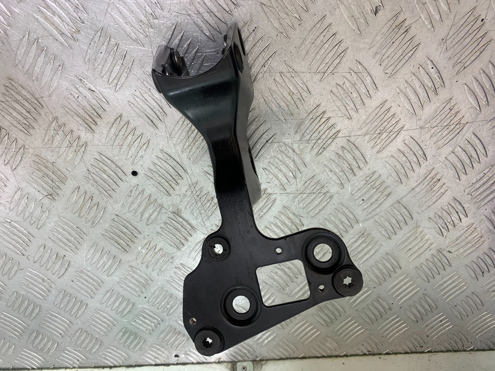 TRIUMPH SPEED TRIPLE R 1050 FAIRING BRACKET   2009 (CMB1183)