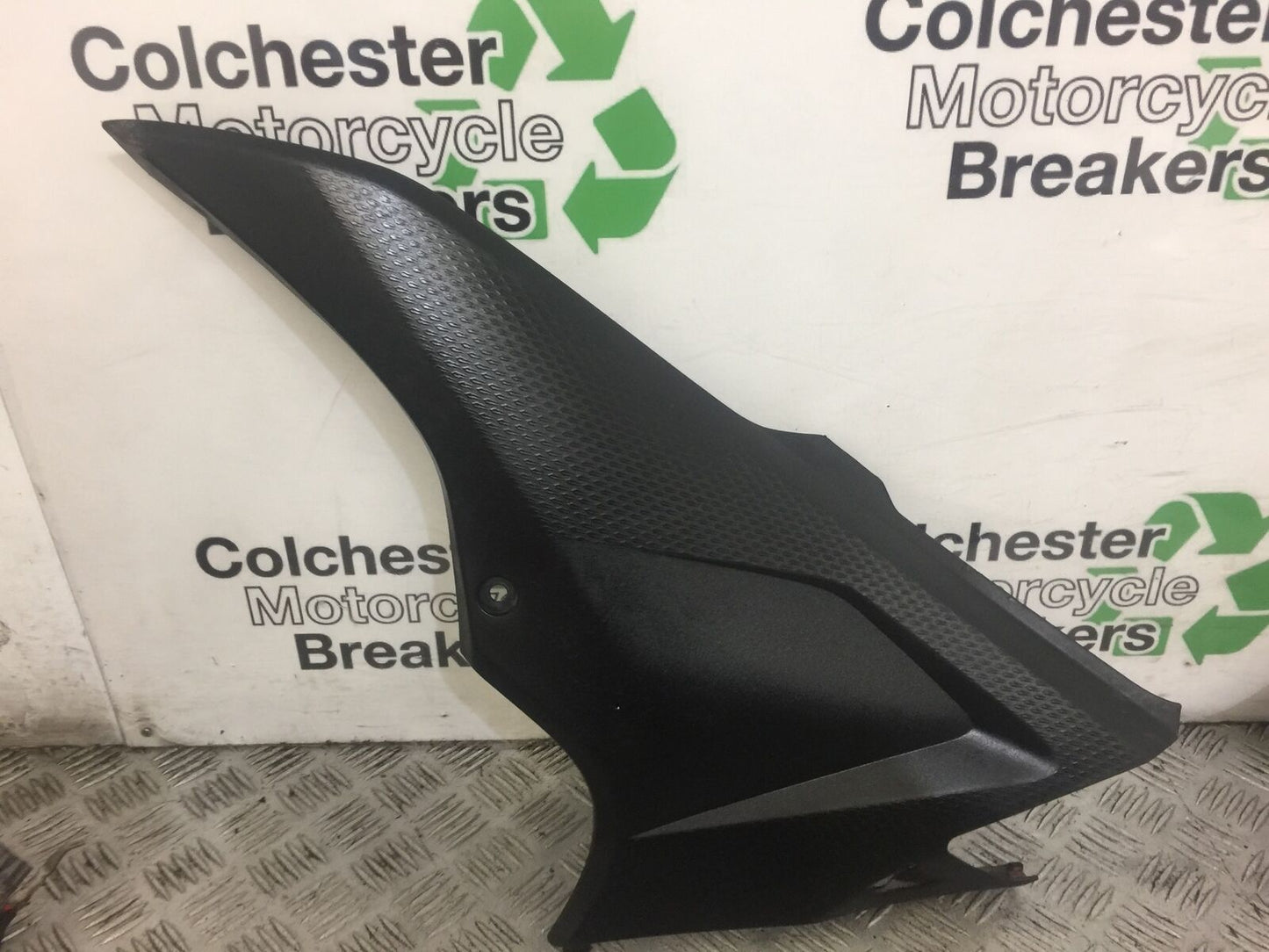 HONDA CBR 500 R  CBR500 R LEFT SIDE INFILL PANEL   YEAR 2014  (STOCK 392)