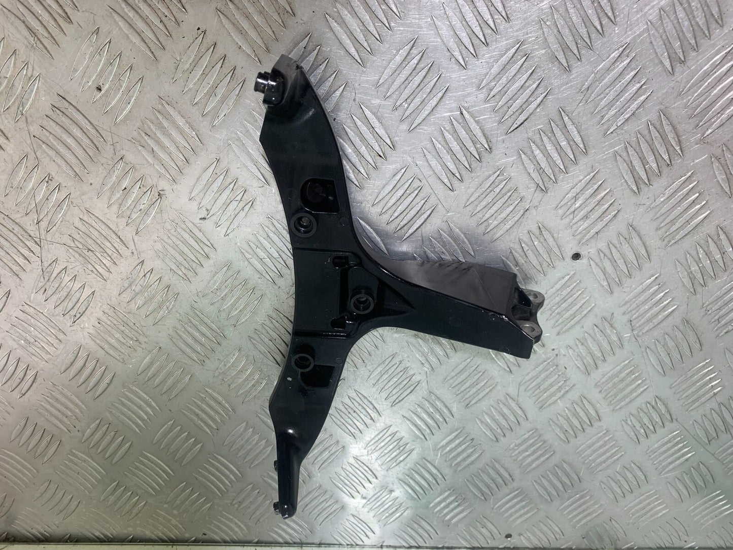 HONDA CBR600 CBR 600 RR FAIRING BRACKET  YEAR 2003-2004 CMB1086)