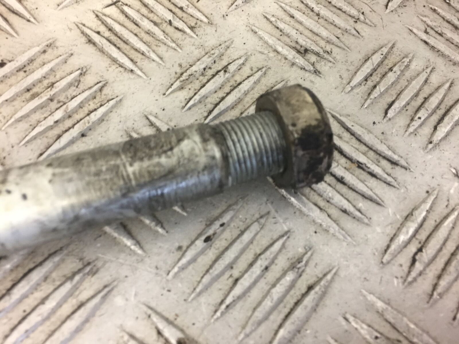 HONDA CB1000R CB 1000 R SWINGARM SPINDLE  YEAR 2008 (STOCK 475)