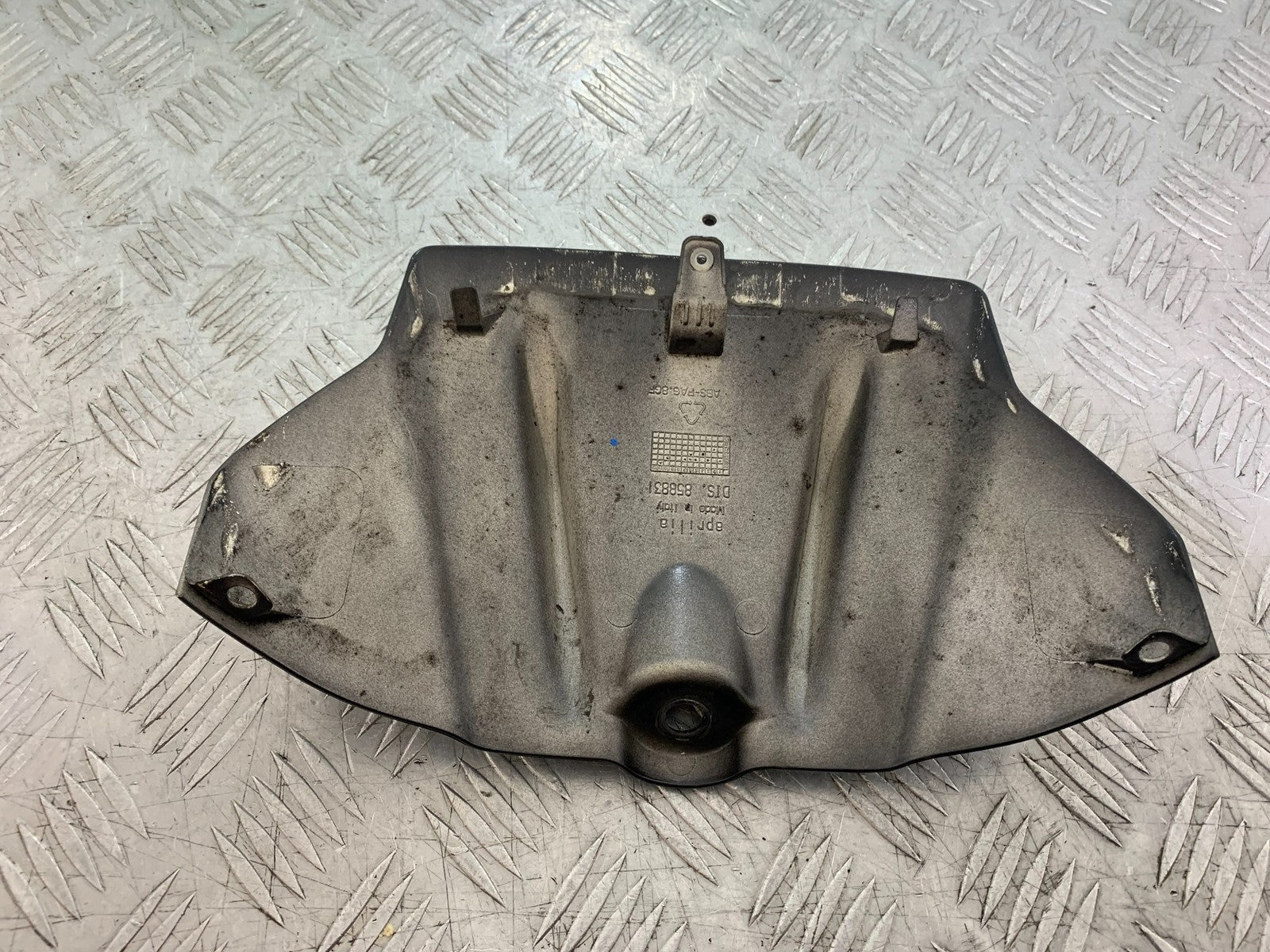 APRILIA TUONO 1000 V4R PETROL TANK COWL YEAR 2011-13  (CMB1316)