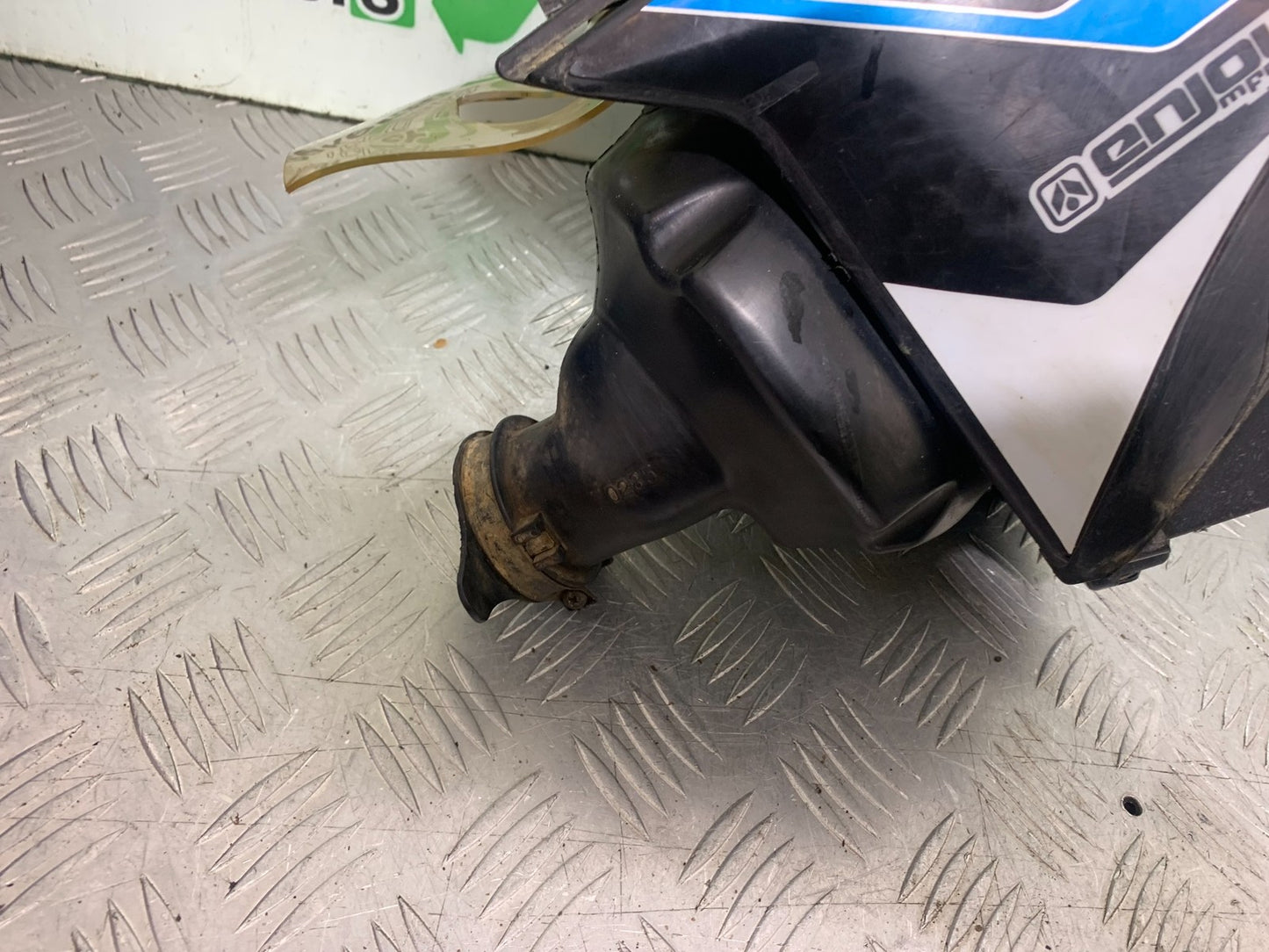 KAWASAKI KXF450 KXF 450 AIRBOX YEAR 2013 CMB1217)