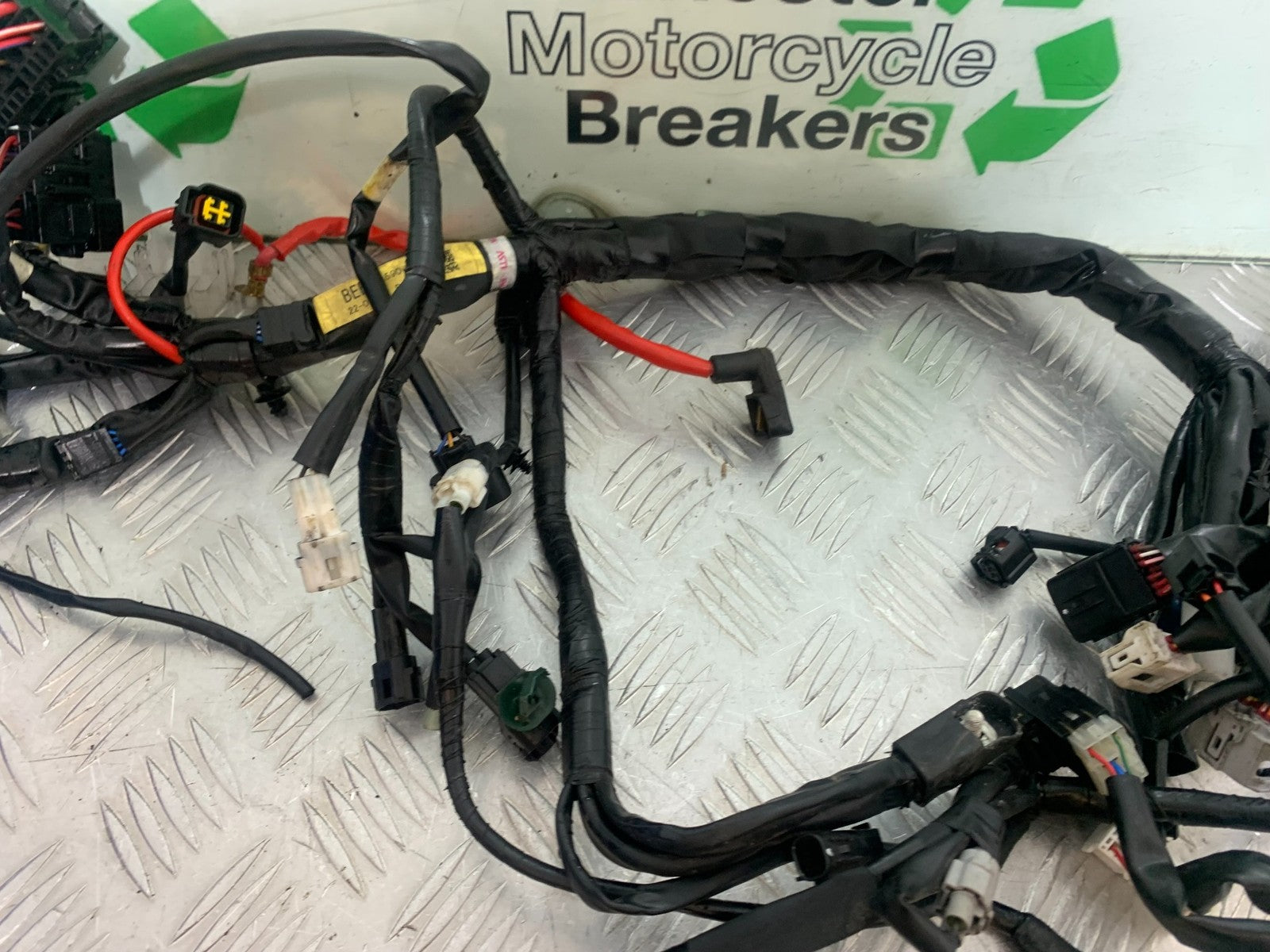 YAMAHA YZF R7 WIRING LOOM    YEAR 2022-2025 (CMB1255)