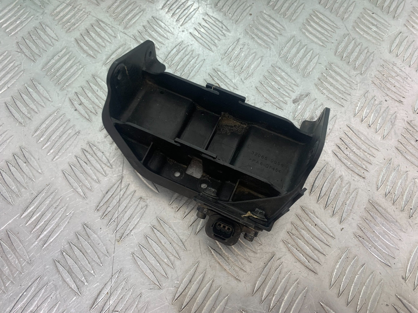 KAWASAKI ZX6R BRACKET   YEAR 2009-2012 (CMB1136)