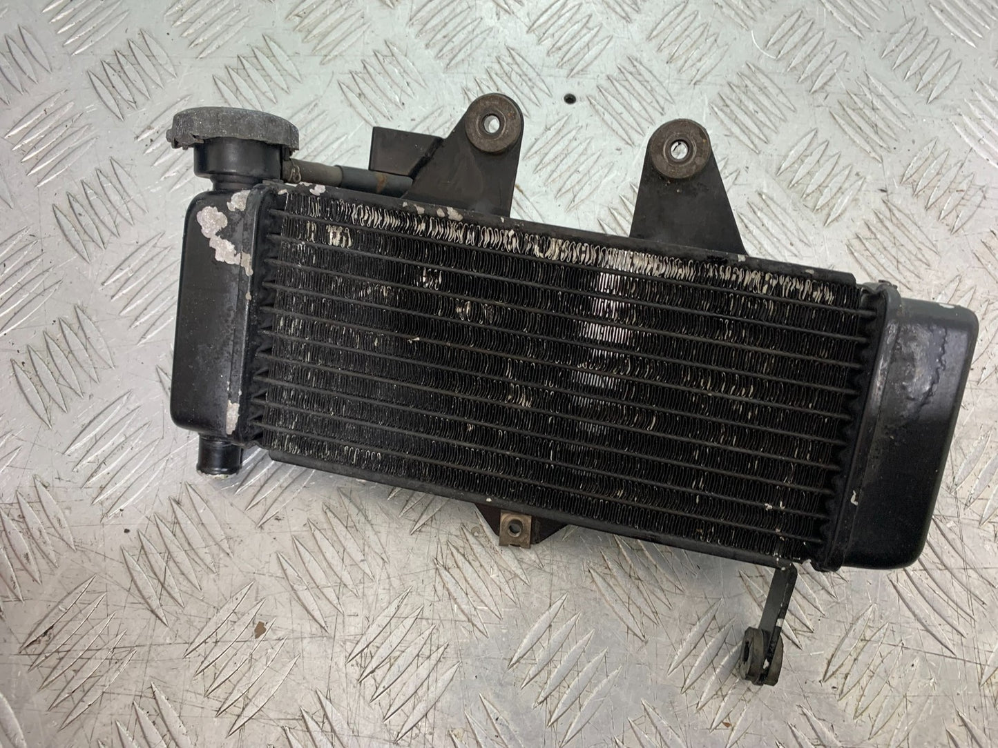 HONDA XL125 VARADERO RADIATOR  YEAR 2001-2006  (CMB1304)
