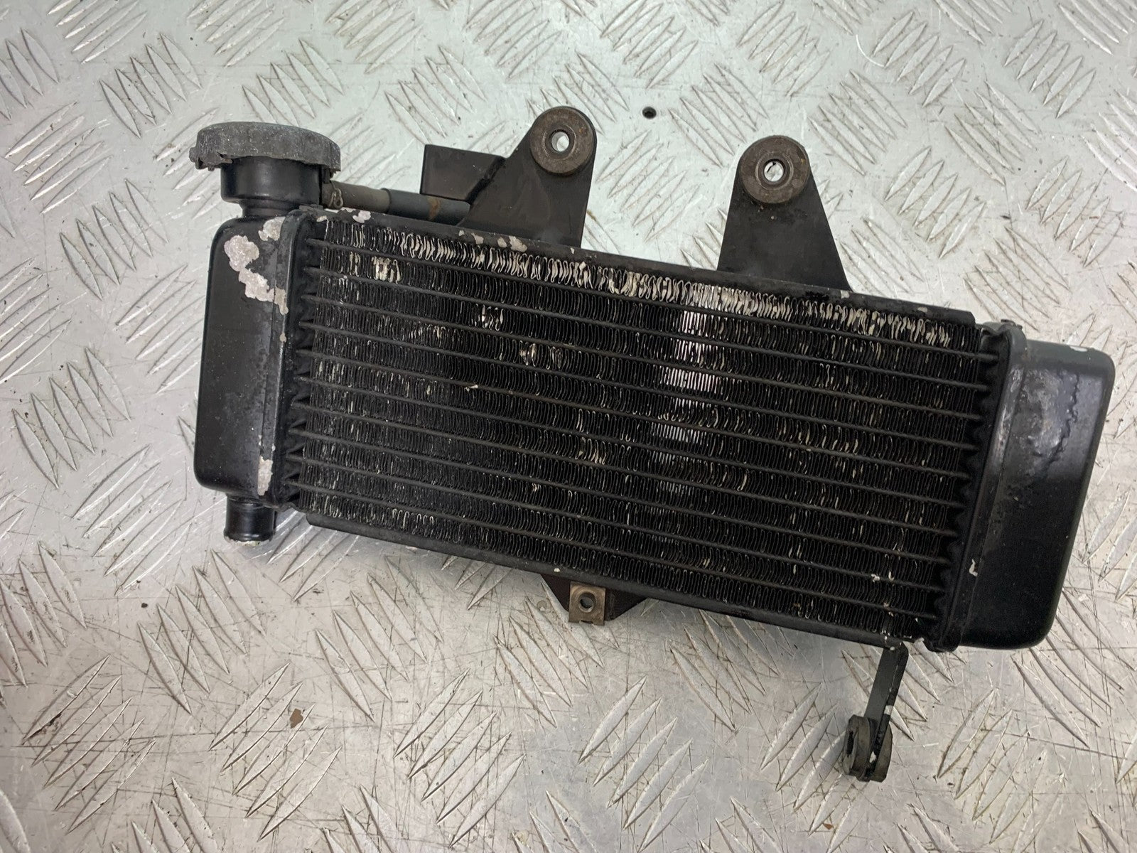 HONDA XL125 VARADERO RADIATOR  YEAR 2001-2006  (CMB1304)