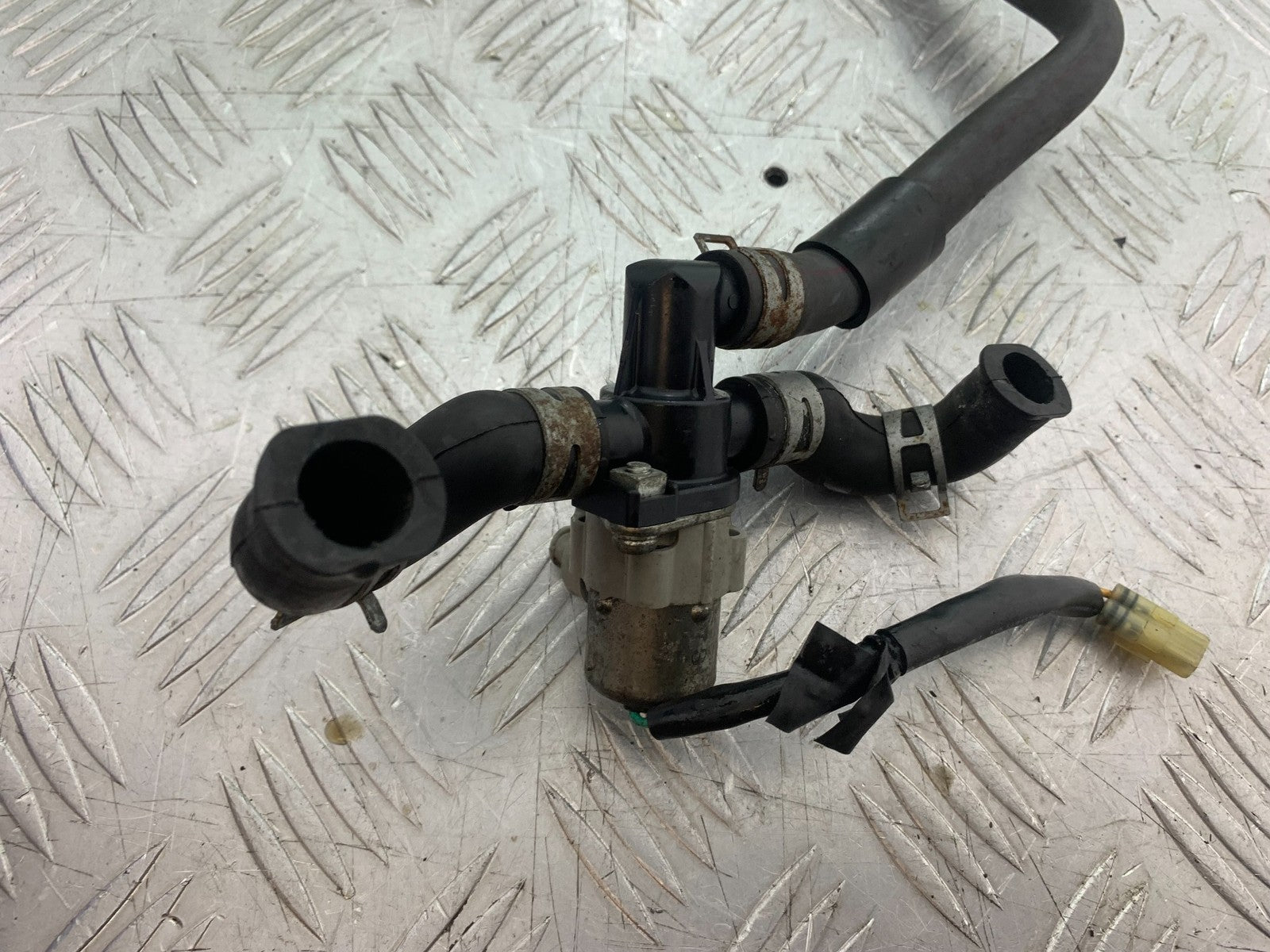 YAMAHA YZF R1 4C8 AIR VALVE  YEAR 2007-2008 (CMB1237)