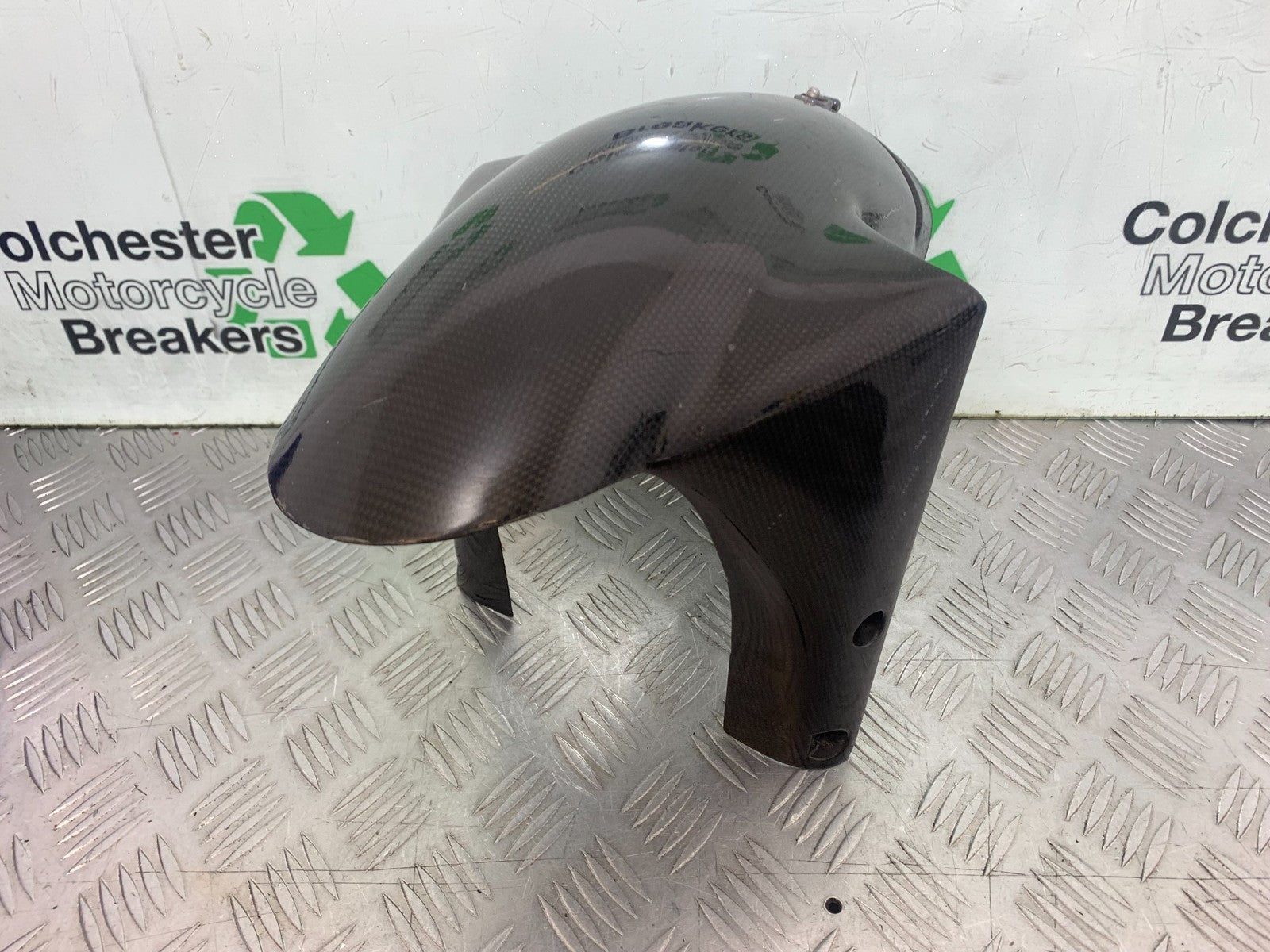 DUCATI 996 SPS 748 916 998 CARBON FRONT MUDGUARD   1999-2000 (CMB1209)
