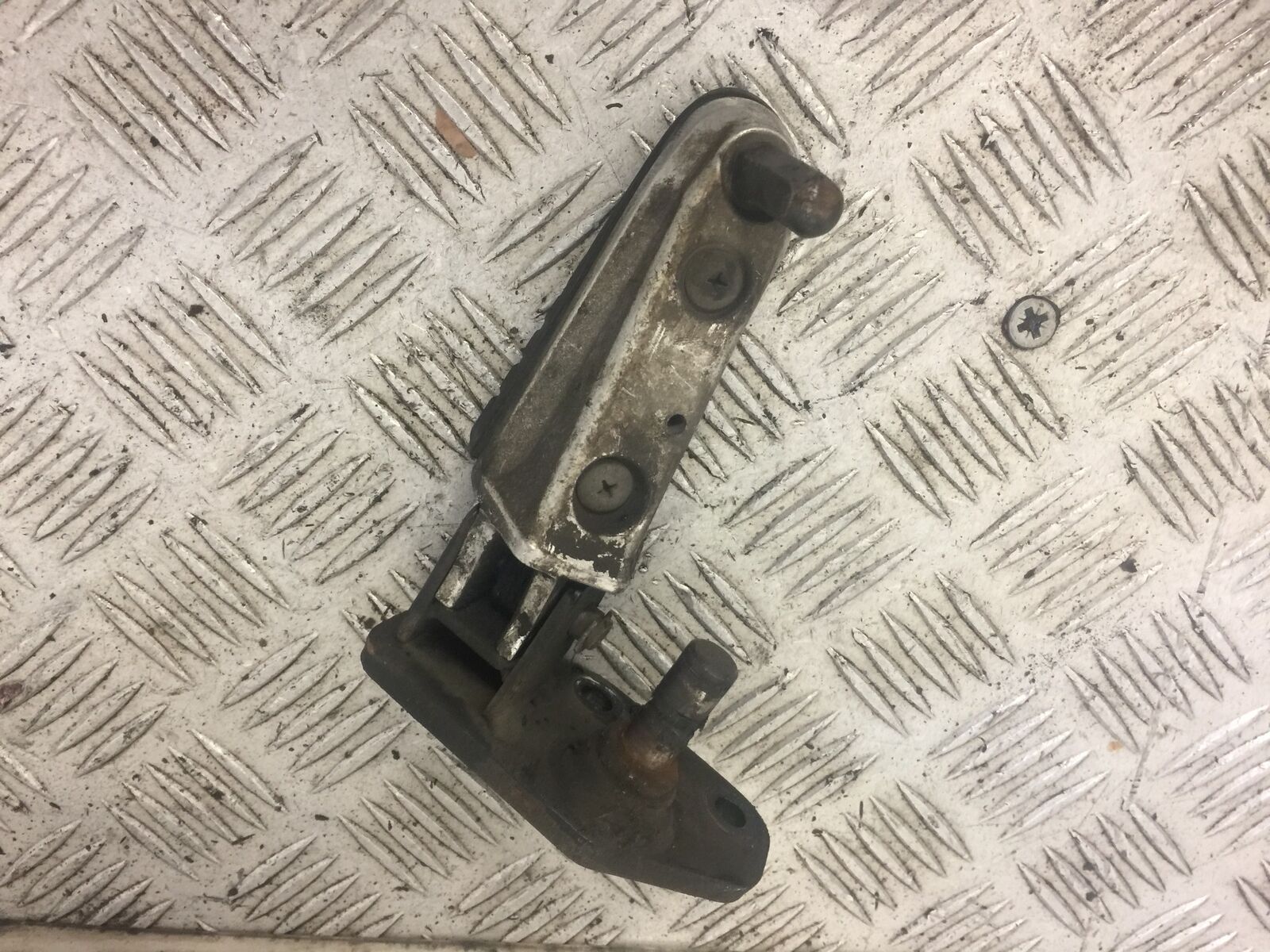 SUZUKI DL 650 V-STROM FRONT LEFT PEG AND HANGER  YEAR 2017 (STOCK 638)