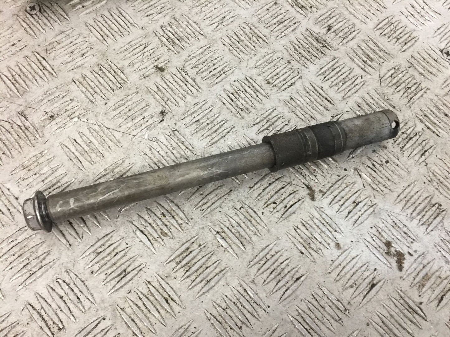 HONDA VT750 SHADOW PHANTOM FRONT WHEEL SPINDLE  YEAR 2014 (STOCK 761)
