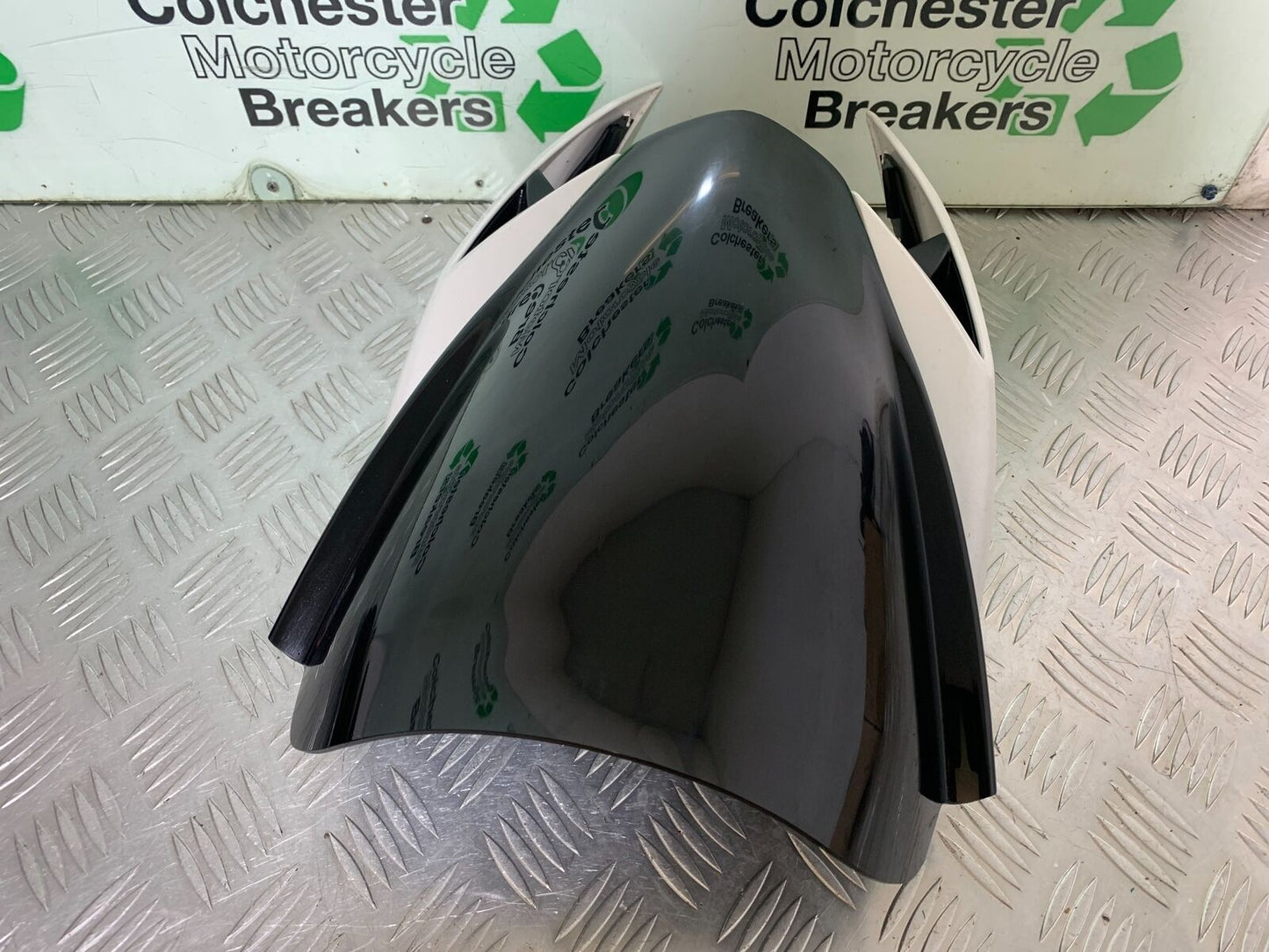 APRILIA SL750 SL 750 SHIVER TOP FAIRING AND SCREEN  YEAR 2012 (CMB1074)