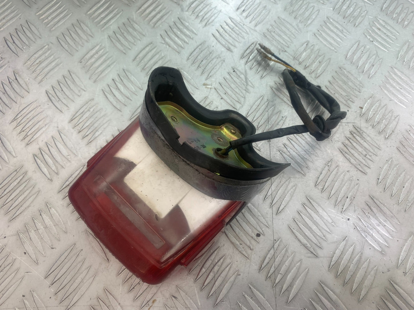 YAMAHA XV535 XV 535 VIRAGO REAR LIGHT   YEAR 1994-02 (CMB1139)