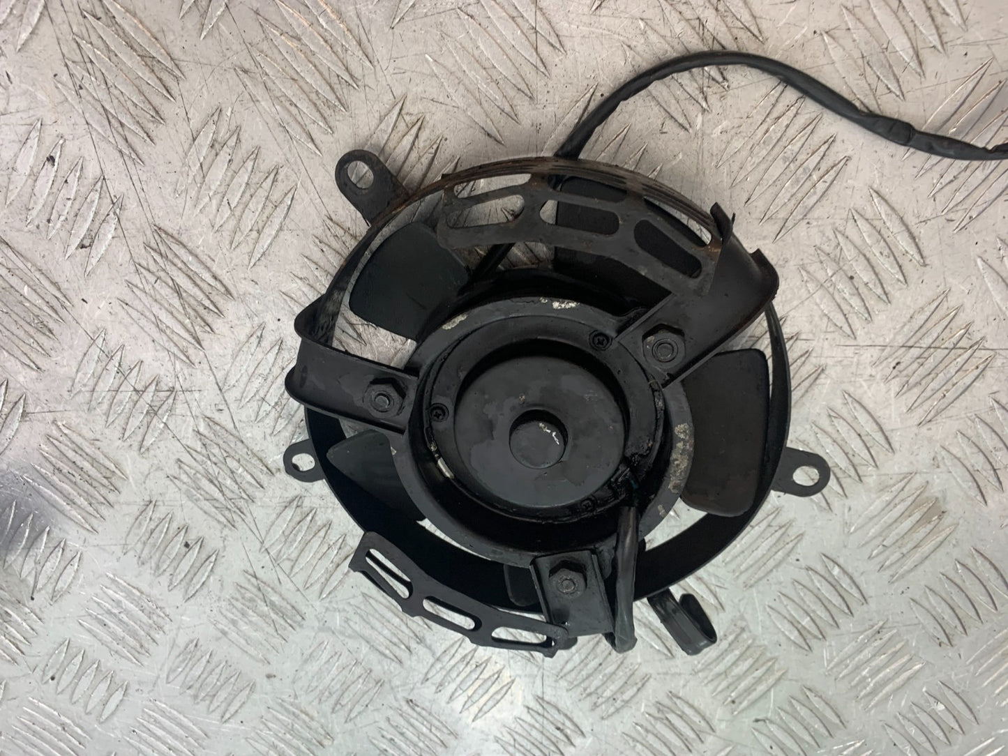 HONDA VT700 VT 700 SHADOW RADIATOR FAN   YEAR 1984-85 (CMB1328)