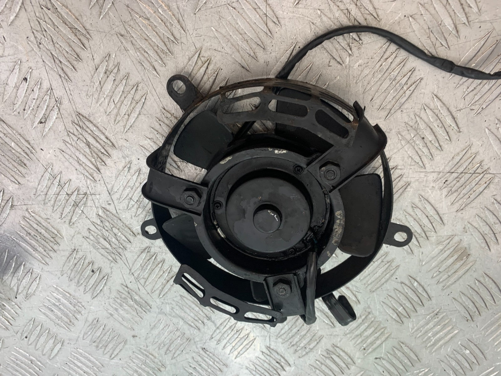 HONDA VT700 VT 700 SHADOW RADIATOR FAN   YEAR 1984-85 (CMB1328)
