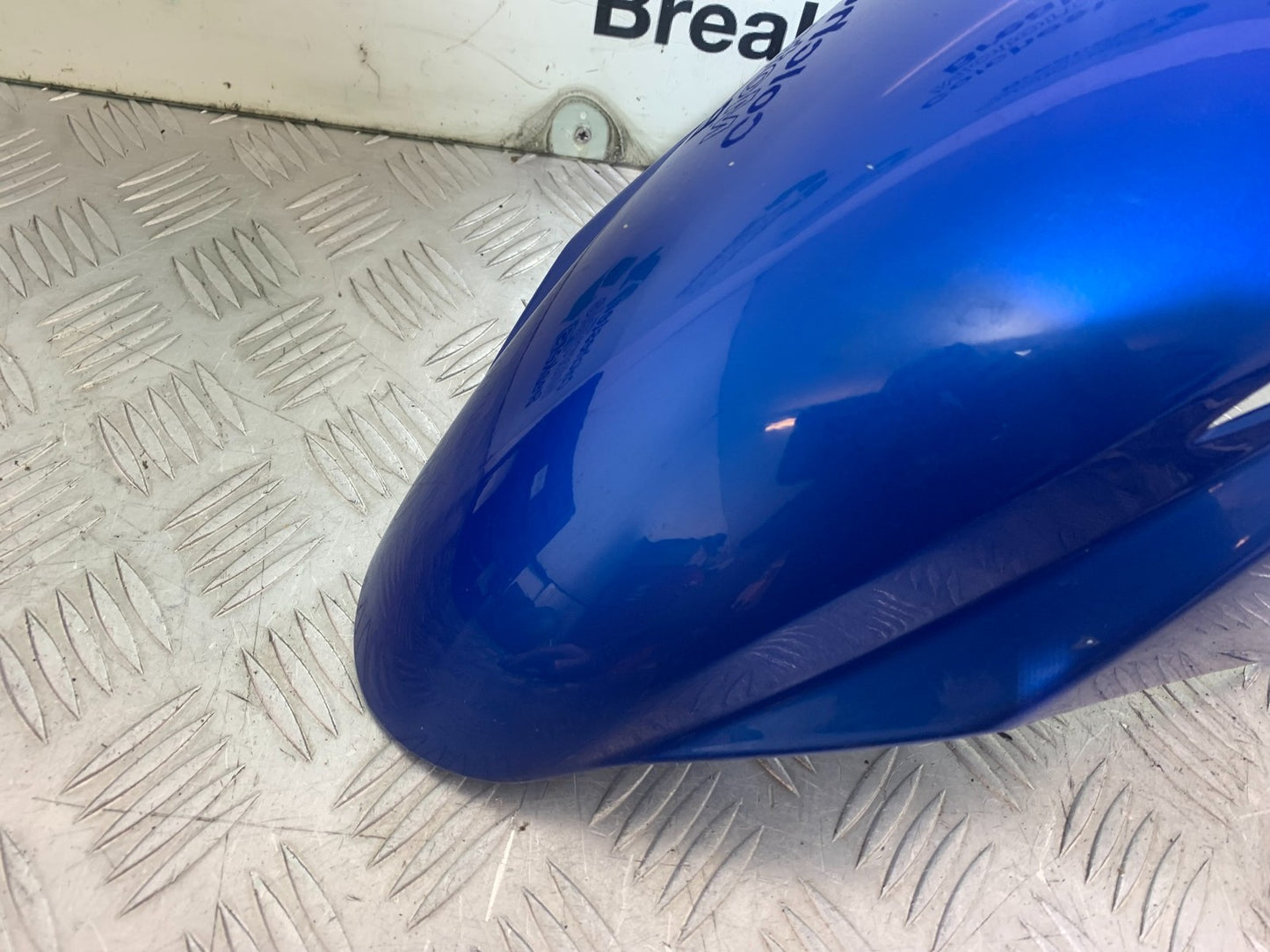 TRIUMPH 1050 SPRINT ST FRONT MUDGUARD  YEAR 2004-2007 (CMB1197)