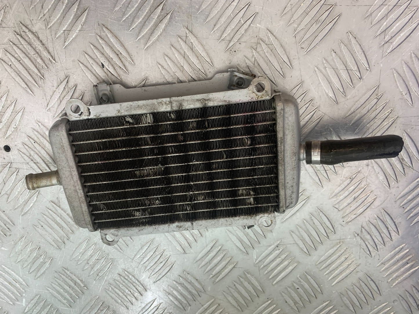 PIAGGIO VESPA GTS 125 RADIATOR  YEAR 2009-14 (CMB1261)