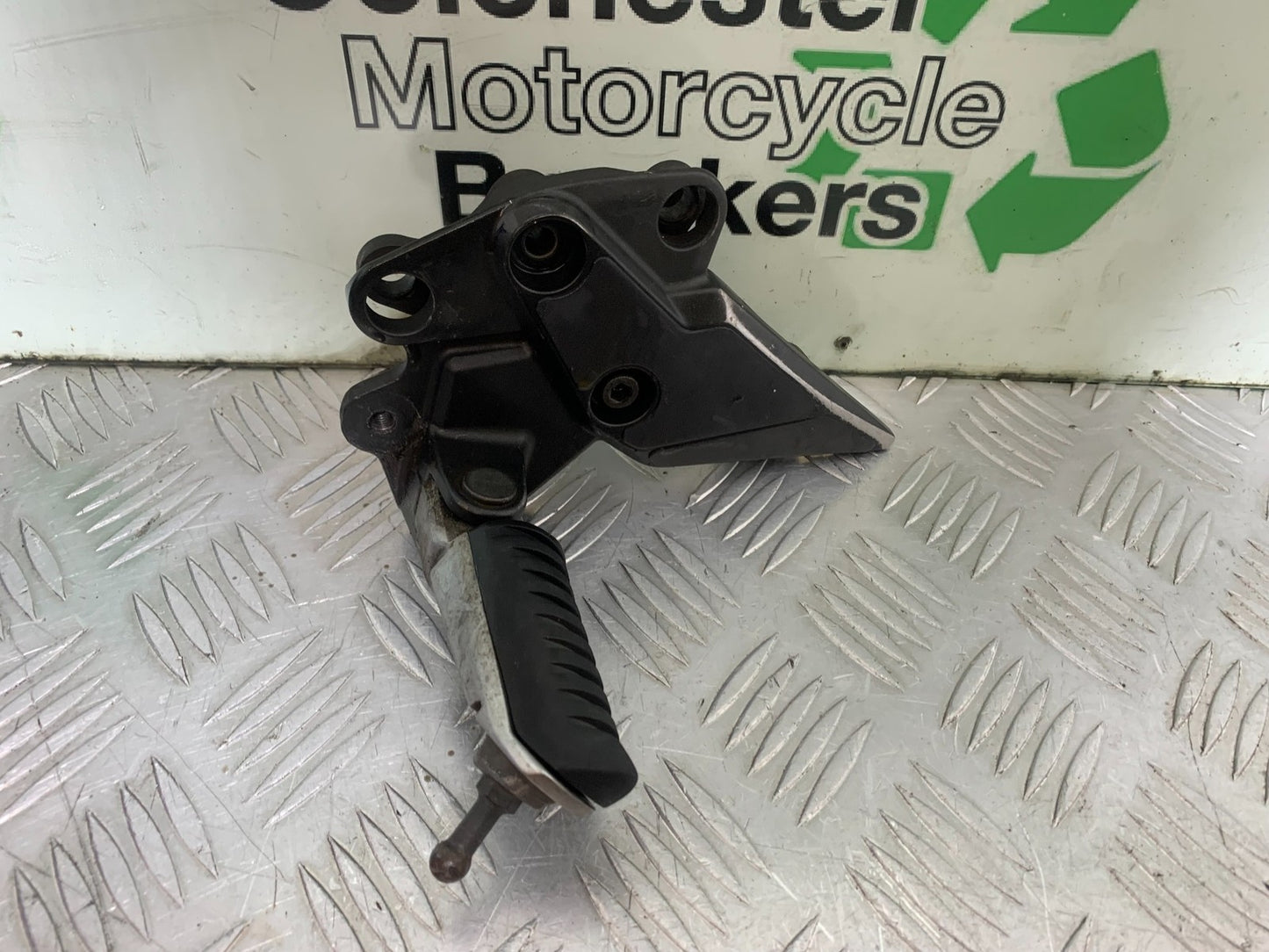 KAWASAKI Z1000 SX FRONT LEFT HANGER YEAR 2014-16 (CMB1264)