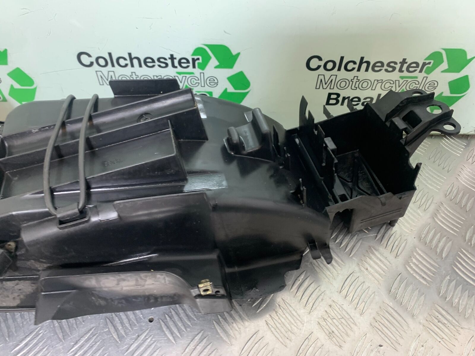 HONDA CBR1100 BLACKBIRD REAR MUDGUARD   YEAR 1999-2005 (CMB1103)