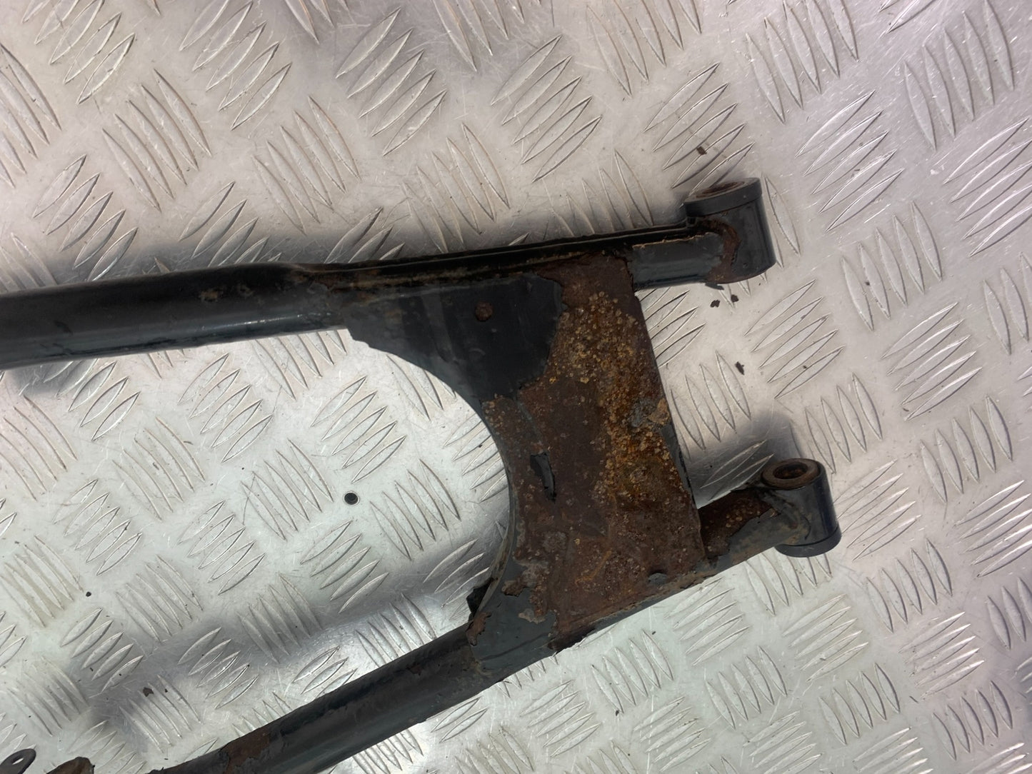 BLUROC LEGEND 125 SWINGARM YEAR 2022  (CMB1041)