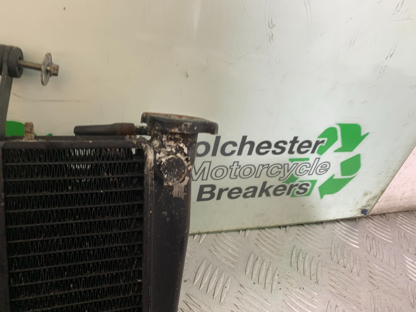 TRIUMPH 955I SPRINT RS RADIATOR  YEAR 1999-03 (CMB1313)