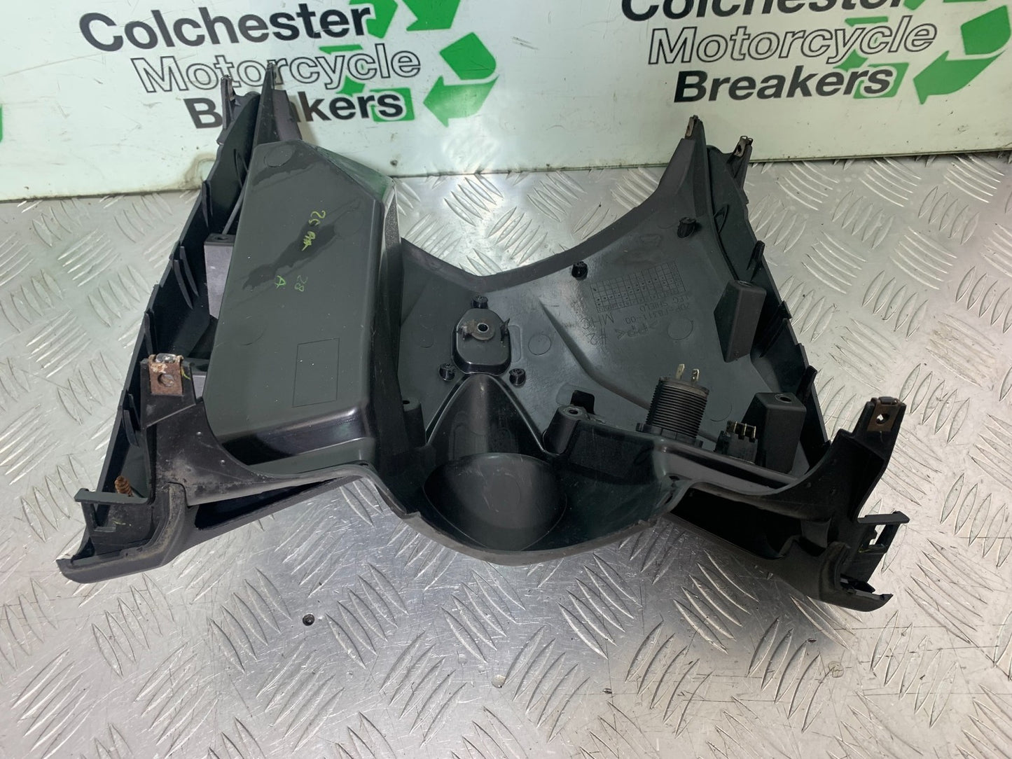 YAMAHA XMAX 125 XMAX-125 INNER PANEL   YEAR 2015-2020  (CMB1266)