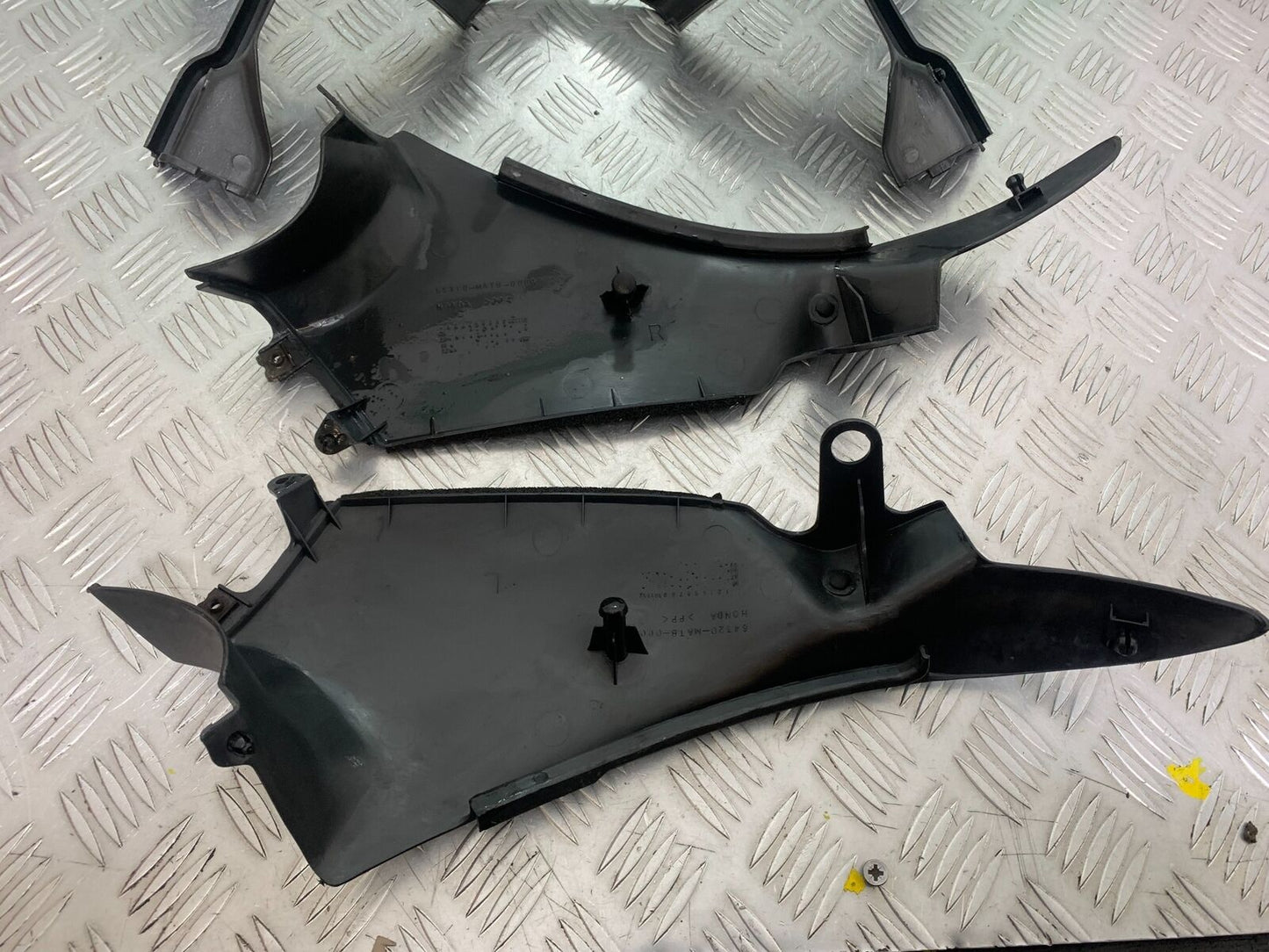 HONDA CBR1100 BLACKBIRD TOP FAIRING INFILLS  YEAR 1999-2005 (CMB1103)