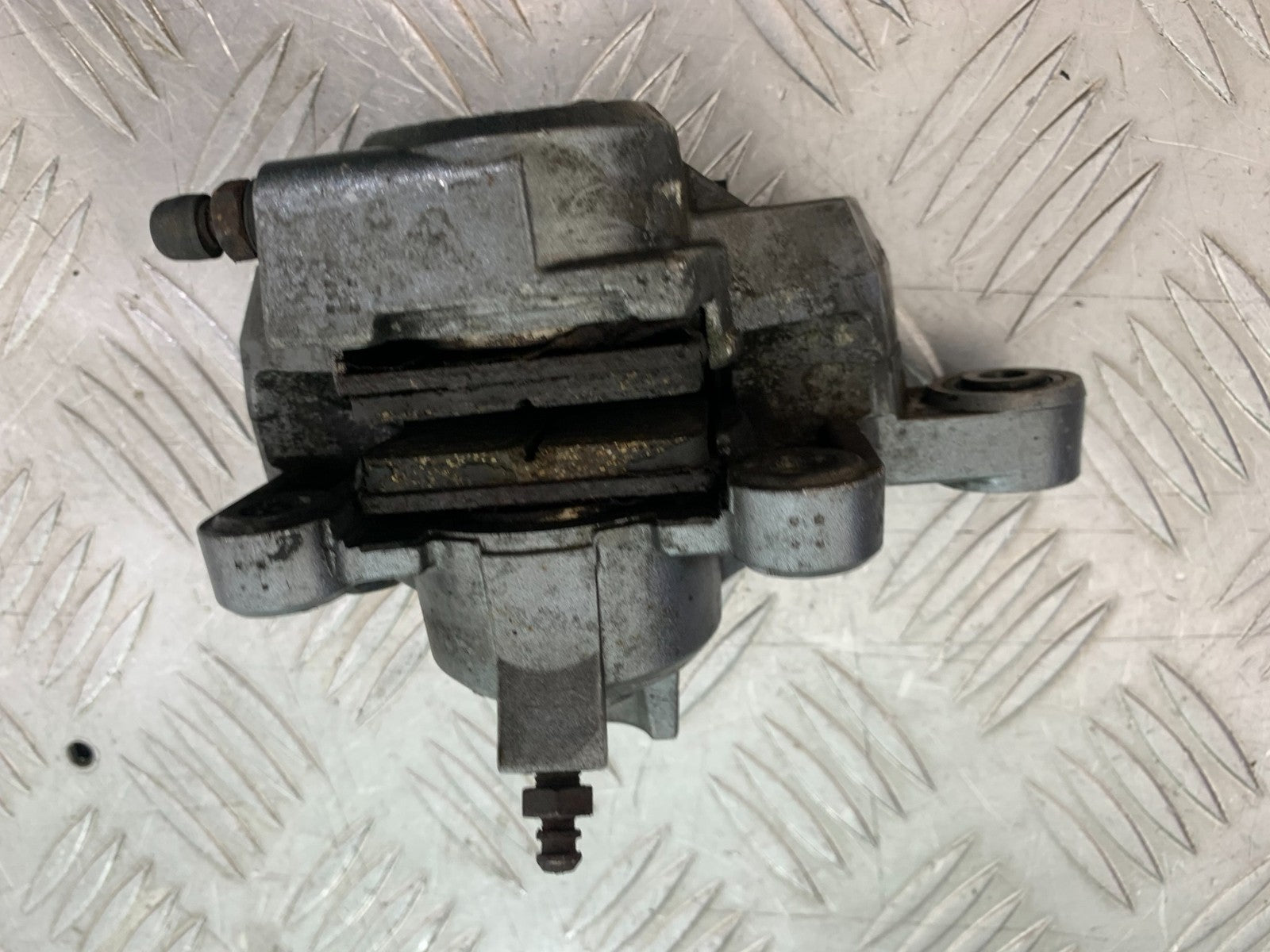 KAWASAKI ZZR1100 D REAR BRAKE CALIPER  YEAR 1993-2001 (CMB1189)