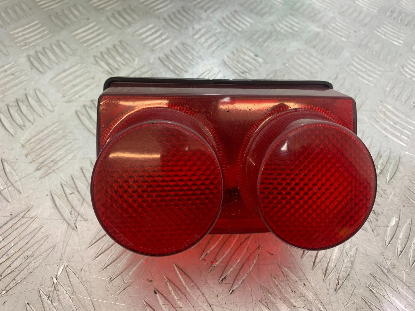 YAMAHA YZF R1 4XV REAR LIGHT  YEAR 1998-99 (CMB1291)
