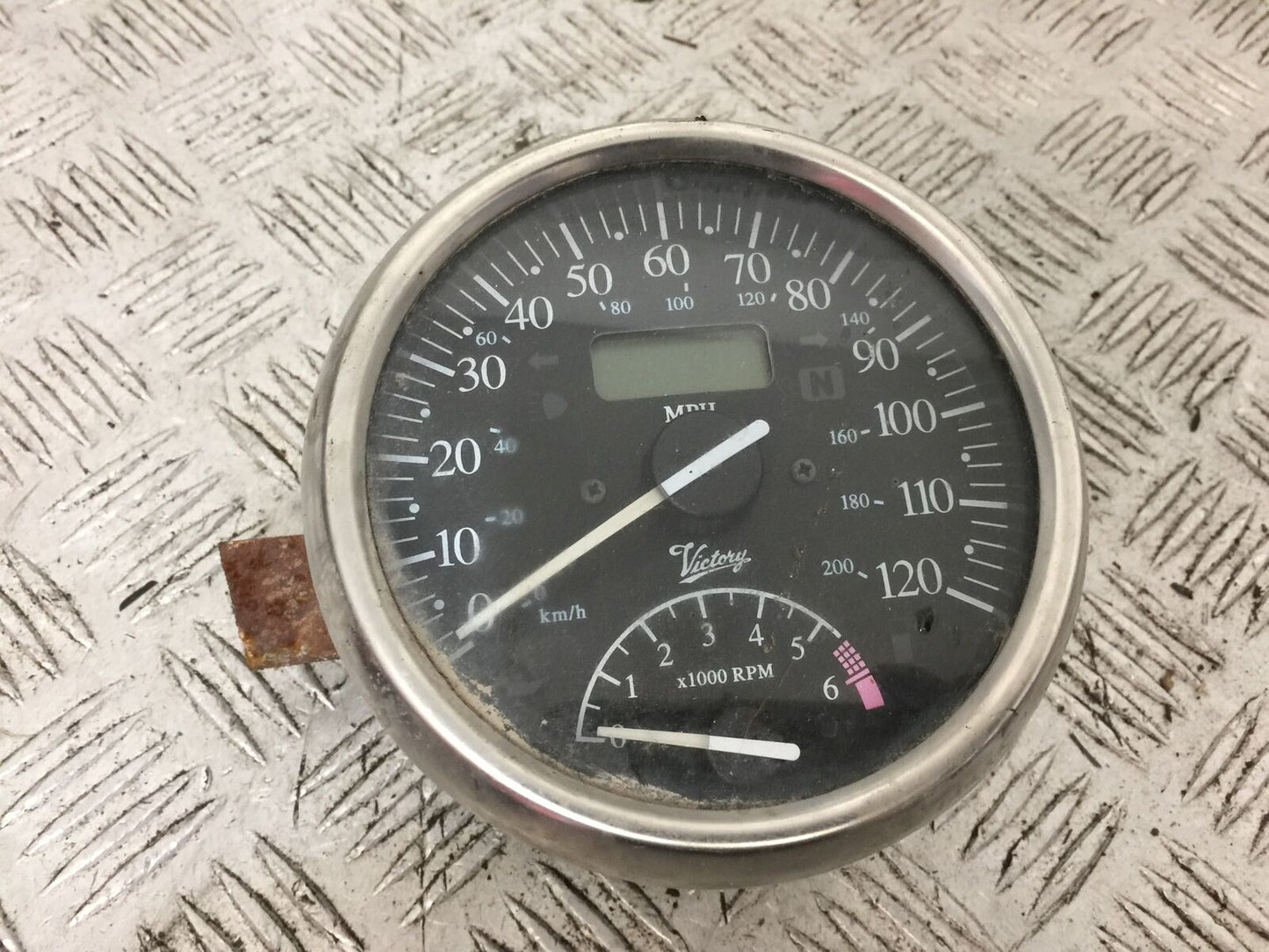 VICTORY V92 C CLOCKS SPEEDO DASH   YEAR 2004 (STOCK 765)