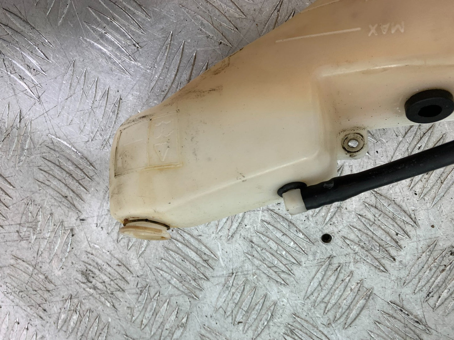 TRIUMPH 955I SPRINT RS COOLANT BOTTLE  YEAR 1999-03 (CMB1313)