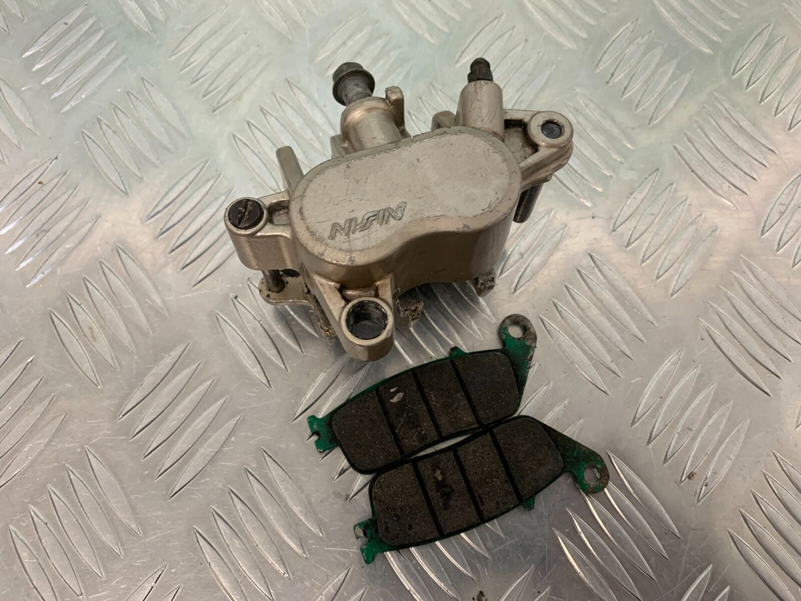 HONDA CBR 400 NC23 TRI-ARM FRONT RIGHT CALIPER YEAR 1987-89 (STOCK 969)
