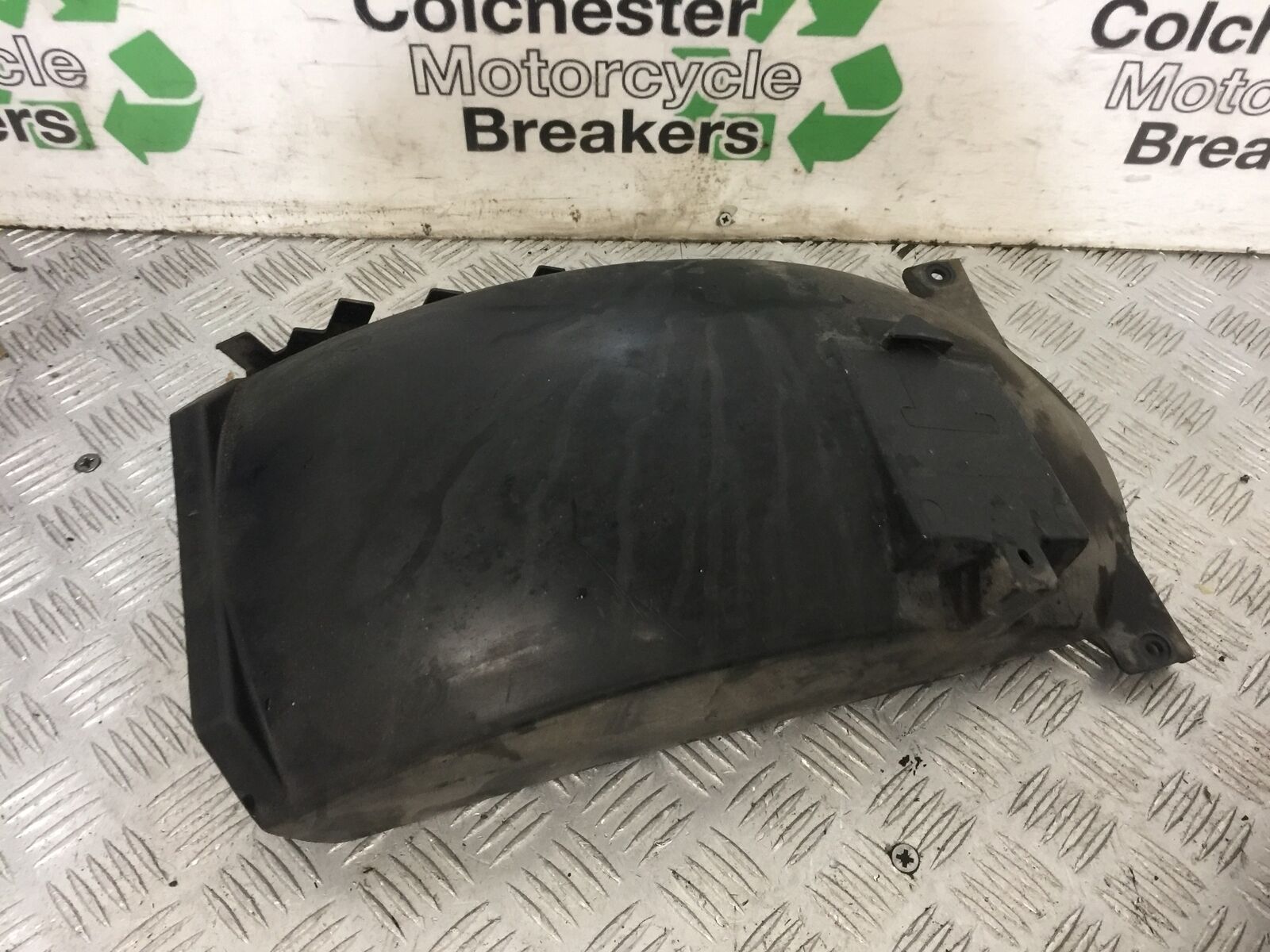 YAMAHA FZR1000 EXUP RU UNDERTRAY  YEAR 1991-1994 (STOCK 820)