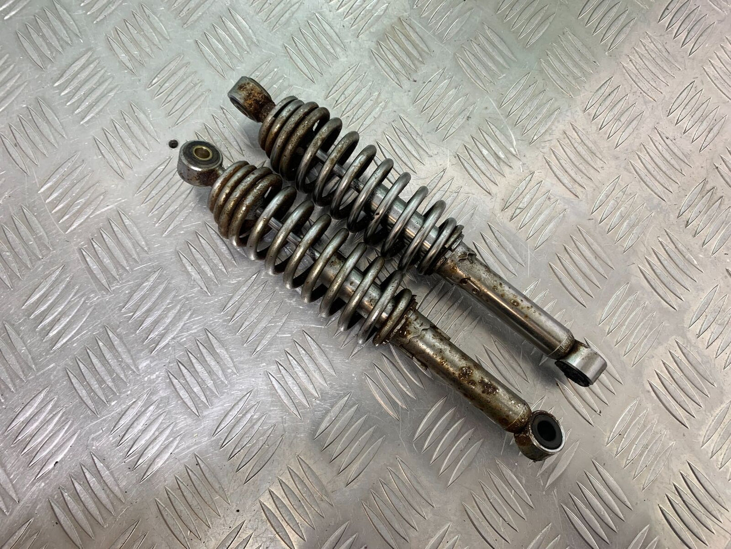 YAMAHA SR125 SR 125 REAR SHOCKS   YEAR 1996-2003 (CMB1021)