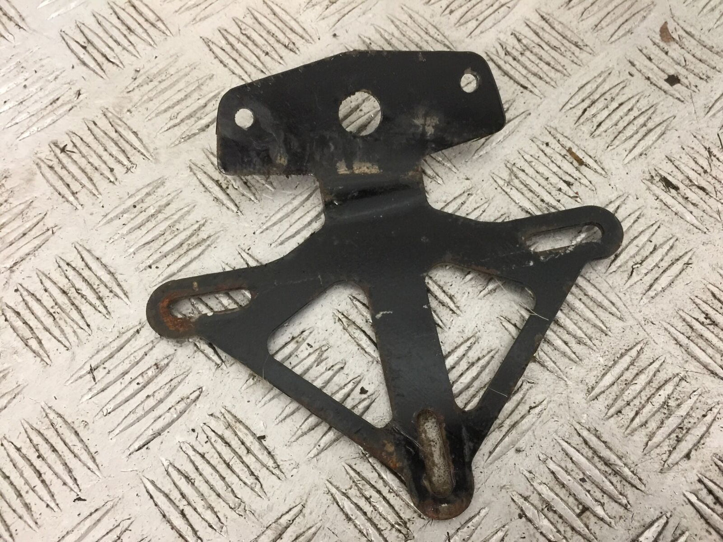 TRIUMPH 900 STREET SCRAMBLER NUMBER PLATE BRACKET   YEAR 2018 (STOCK 896)