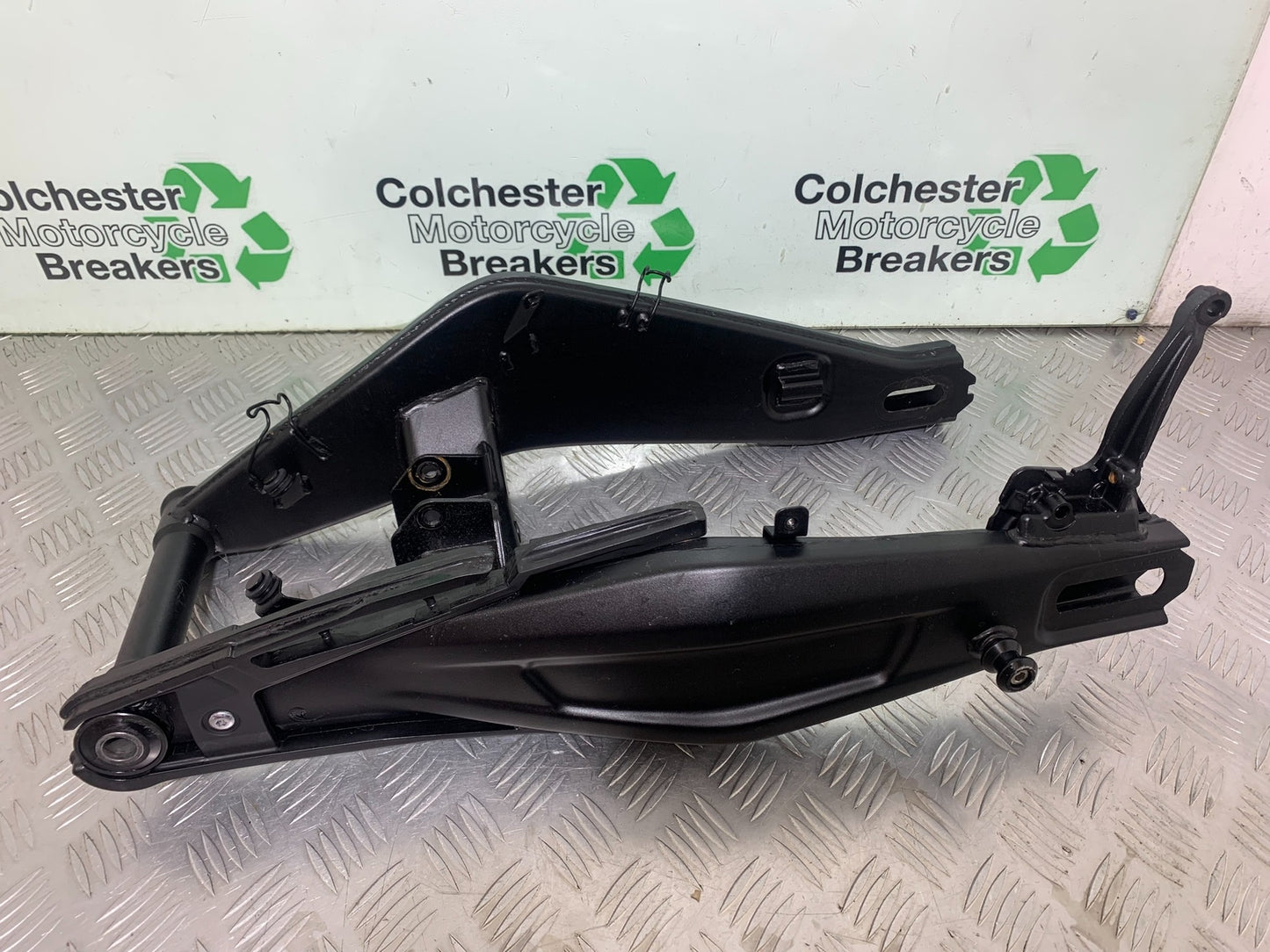 TRIUMPH TRIDENT 660 SWINGARM  YEAR 2021-2024 (CMB1148)