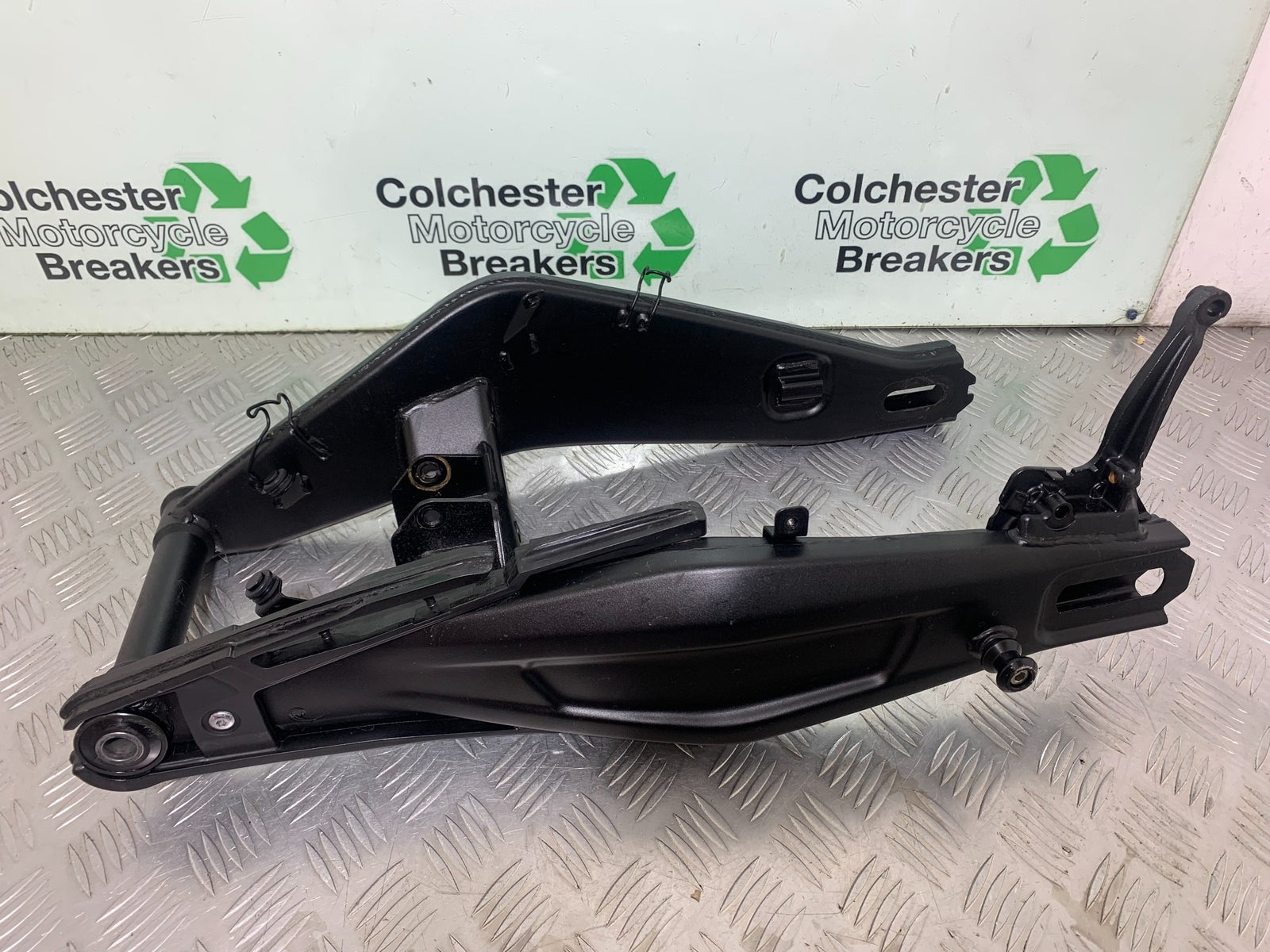 TRIUMPH TRIDENT 660 SWINGARM  YEAR 2021-2024 (CMB1148)