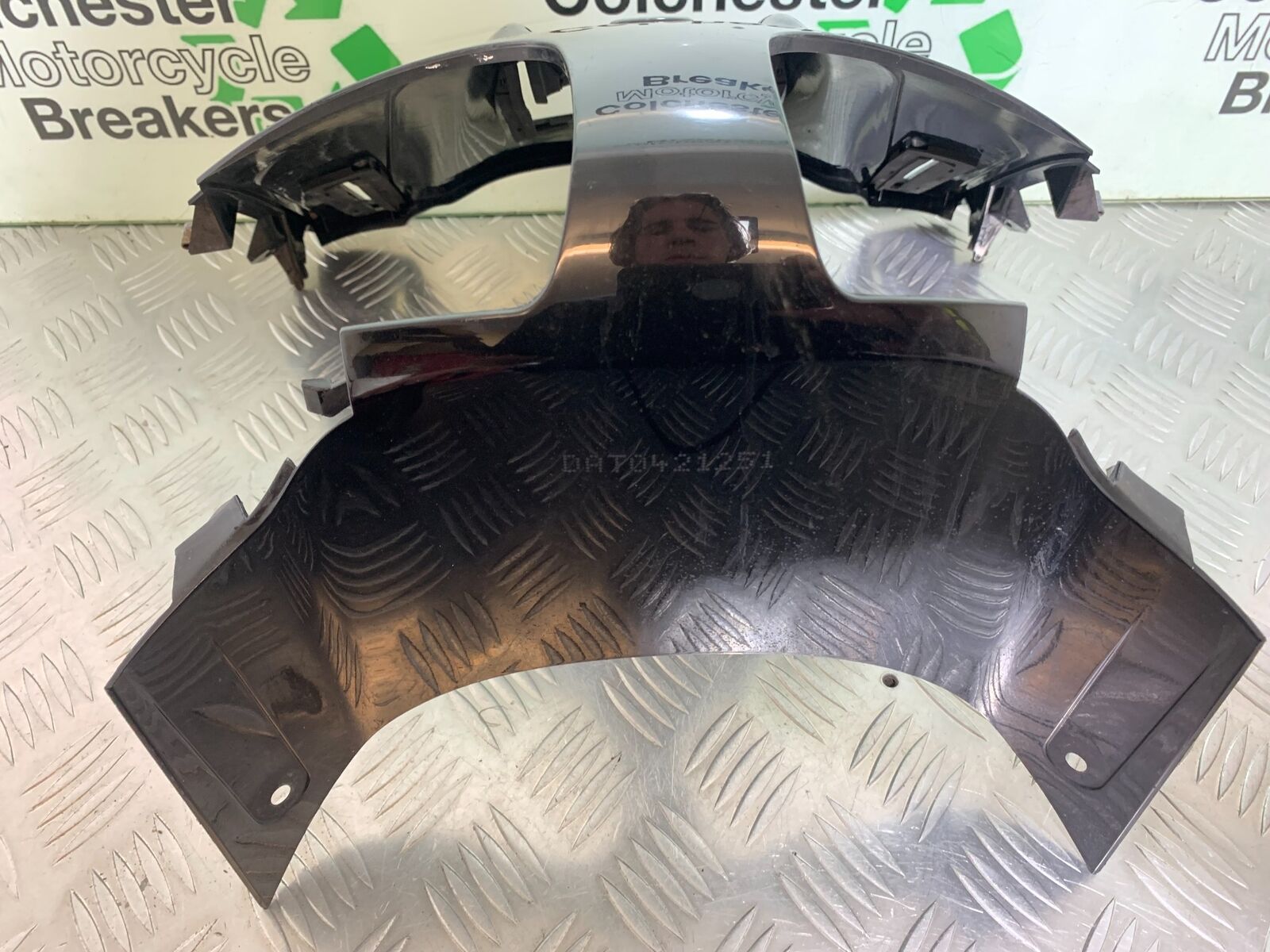 YAMAHA FJR1300 FJR 1300 CENTER TOP FAIRING PANEL  YEAR 2001-05 (CMB1005)