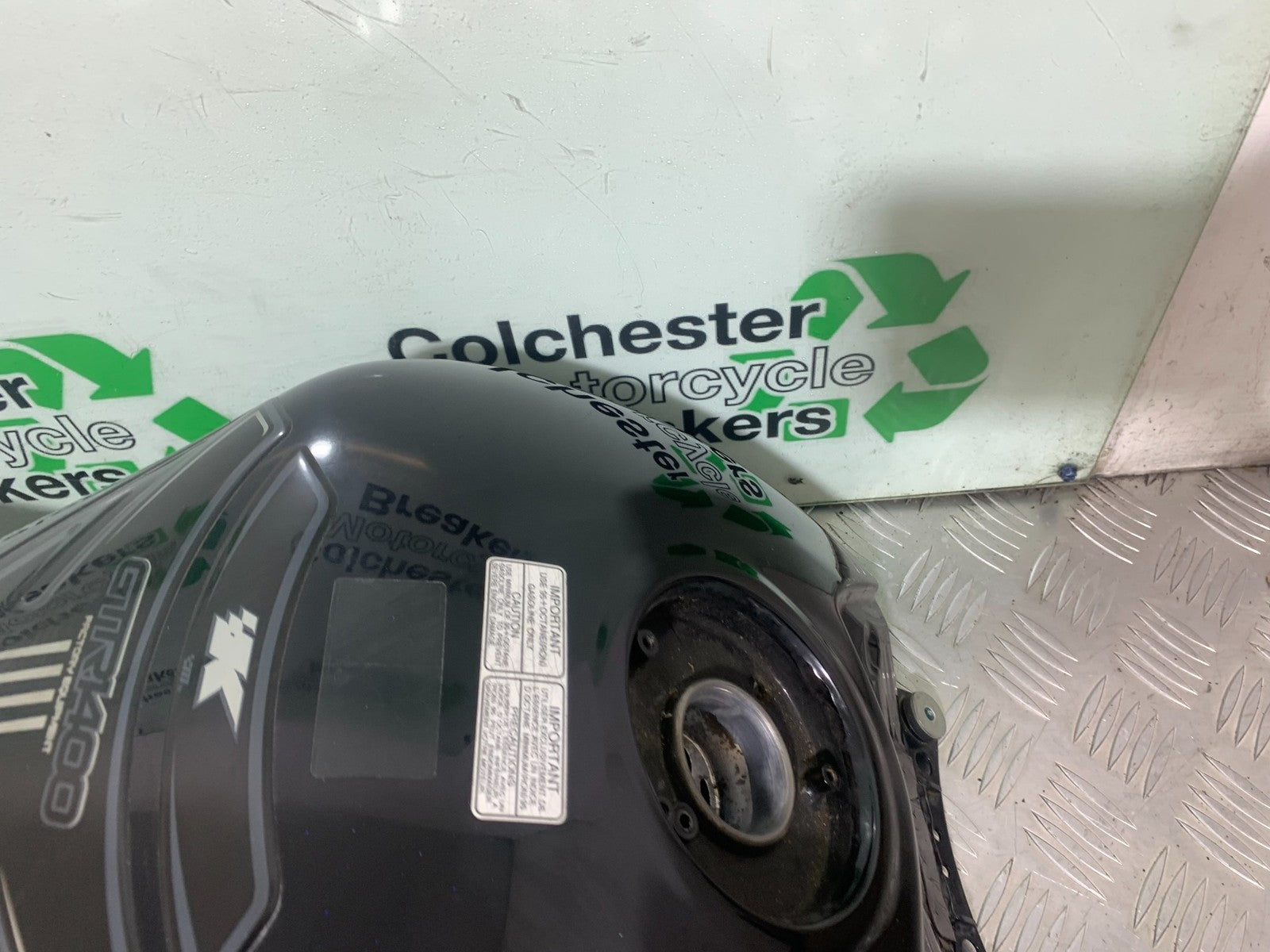 KAWASAKI GTR1400 GTR 1400 PETROL TANK YEAR 2007-09(CMB1174)