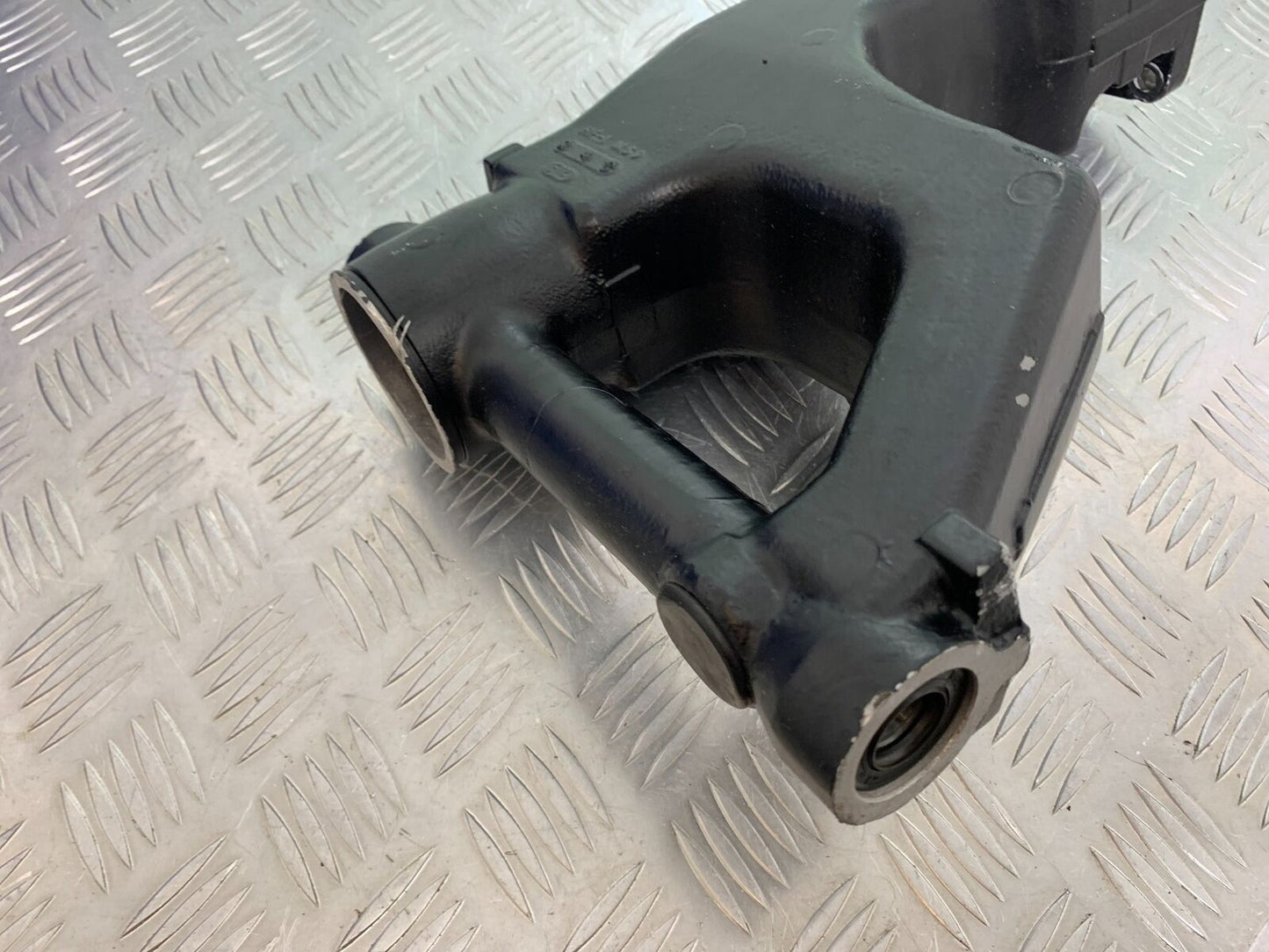 HONDA NTV 650 REVERE SWINGARM  YEAR 1988-1996 (CMB1025))