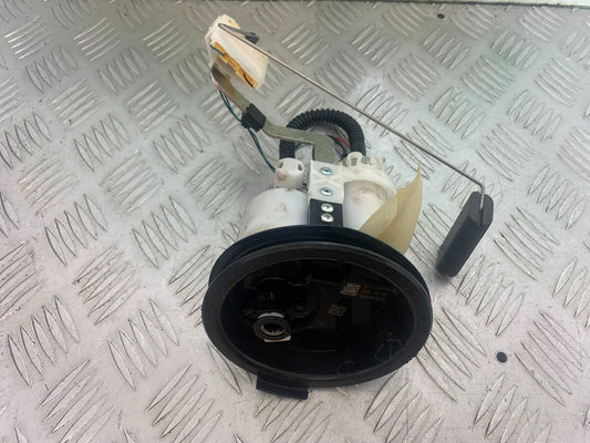 BMW M1000 R PETROL PUMP YEAR 2023-2024 (CMB1140)